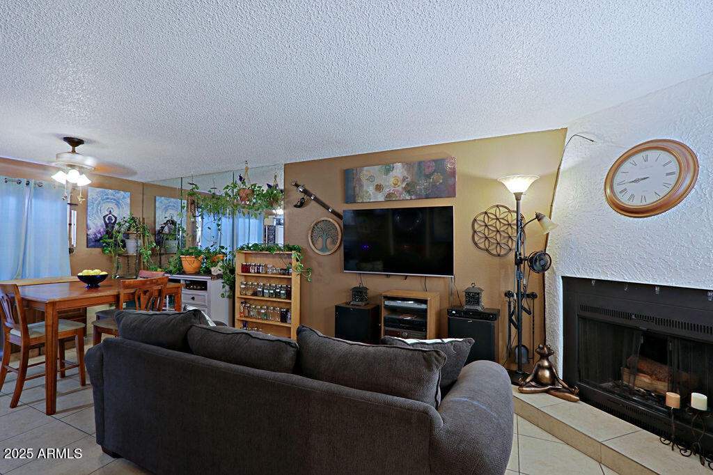 15601 N 27TH Street, 10