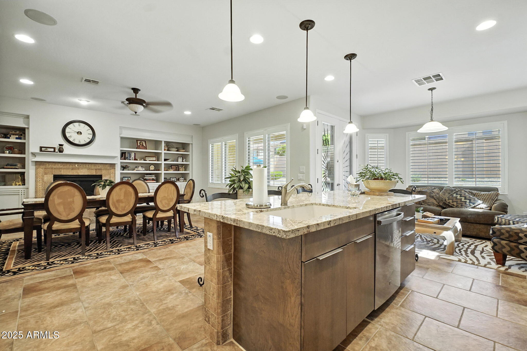 2236 W SPUR Drive