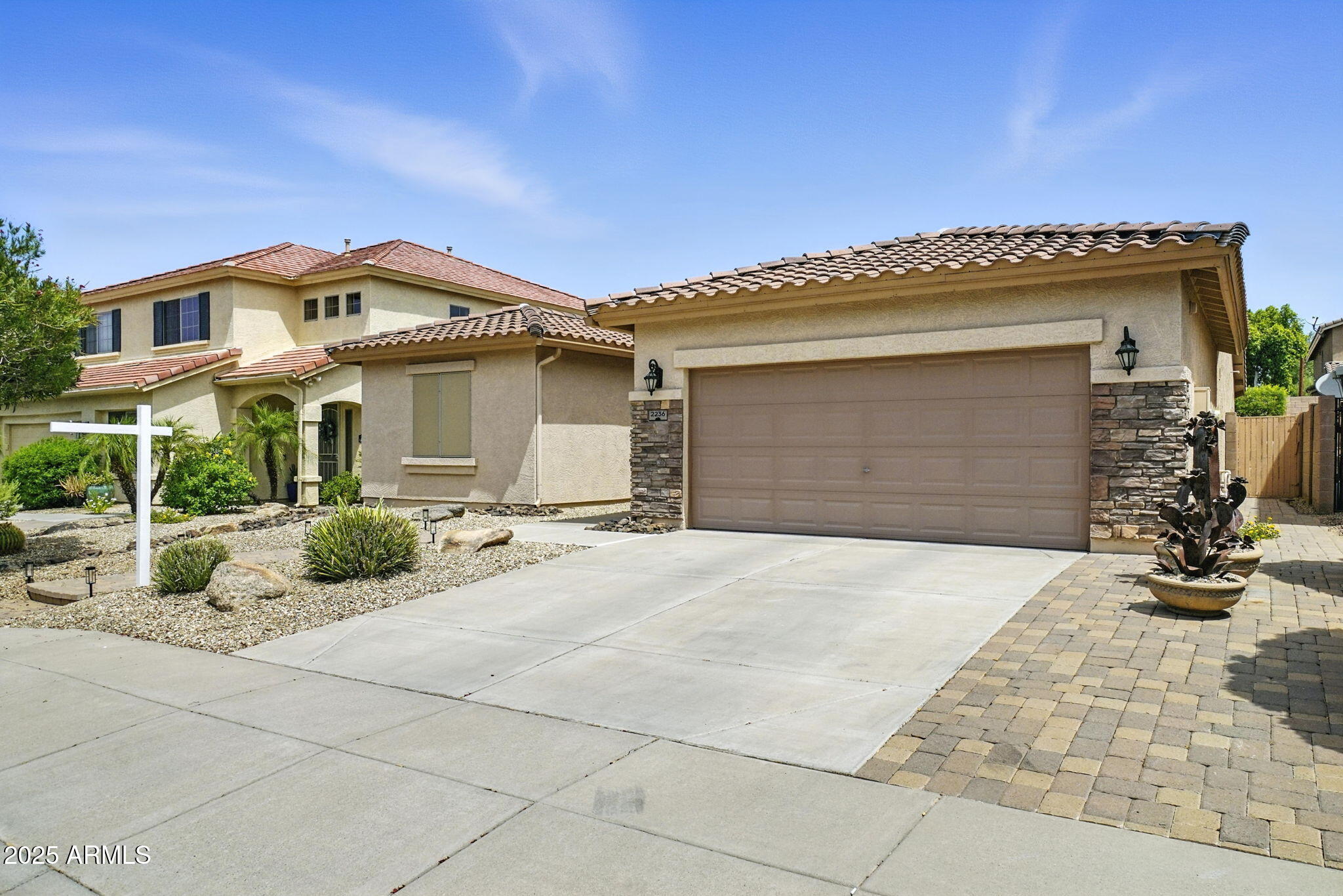 2236 W SPUR Drive