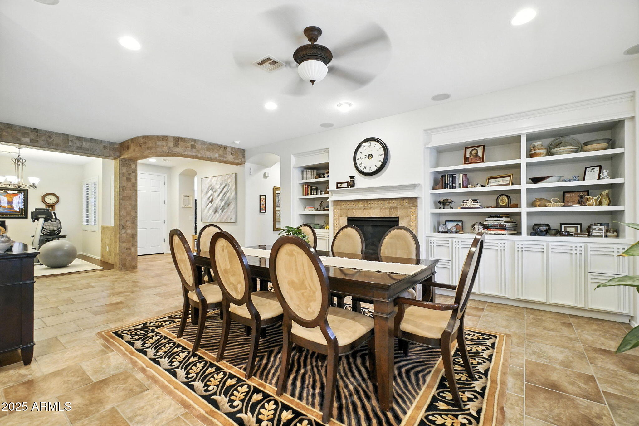 2236 W SPUR Drive