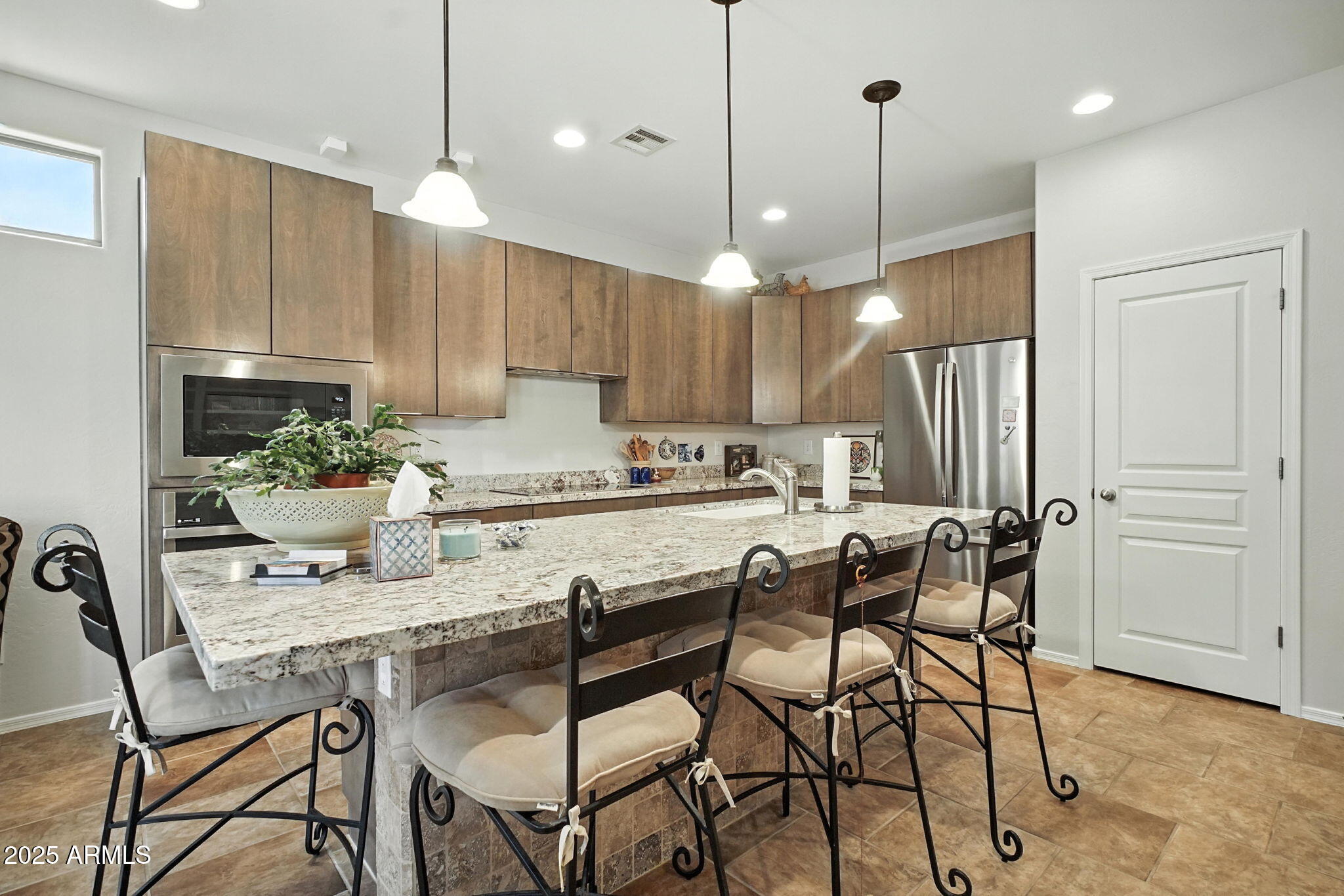 2236 W SPUR Drive