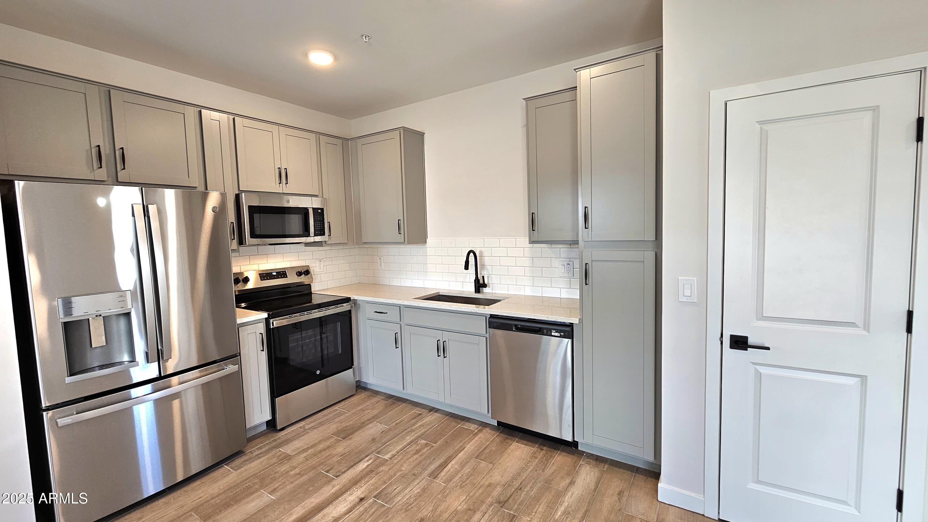 2834 W EAGLE TALON Road