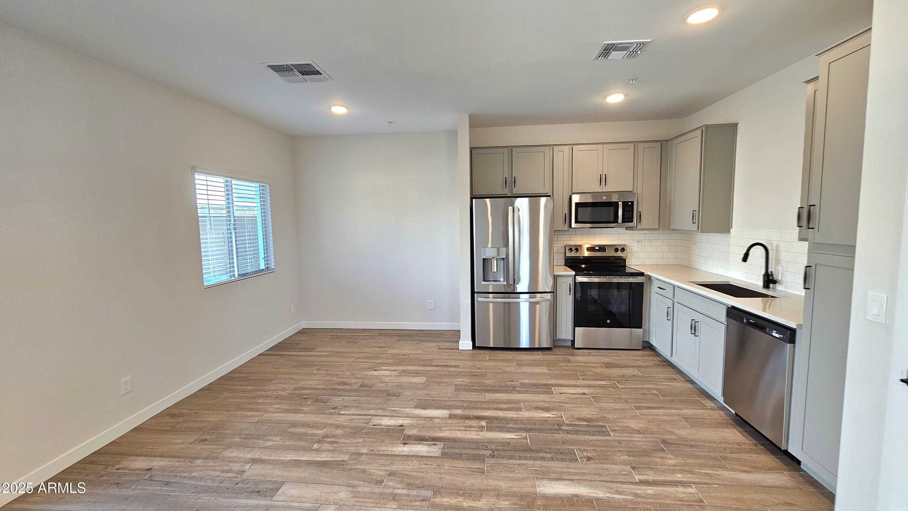 2834 W EAGLE TALON Road
