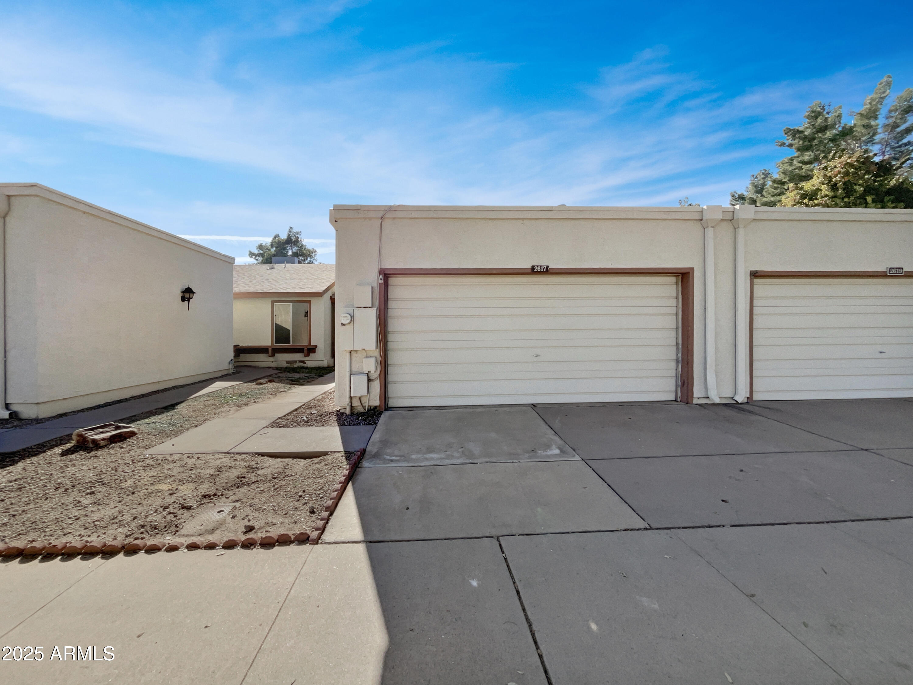 2617 W WILLOW Avenue