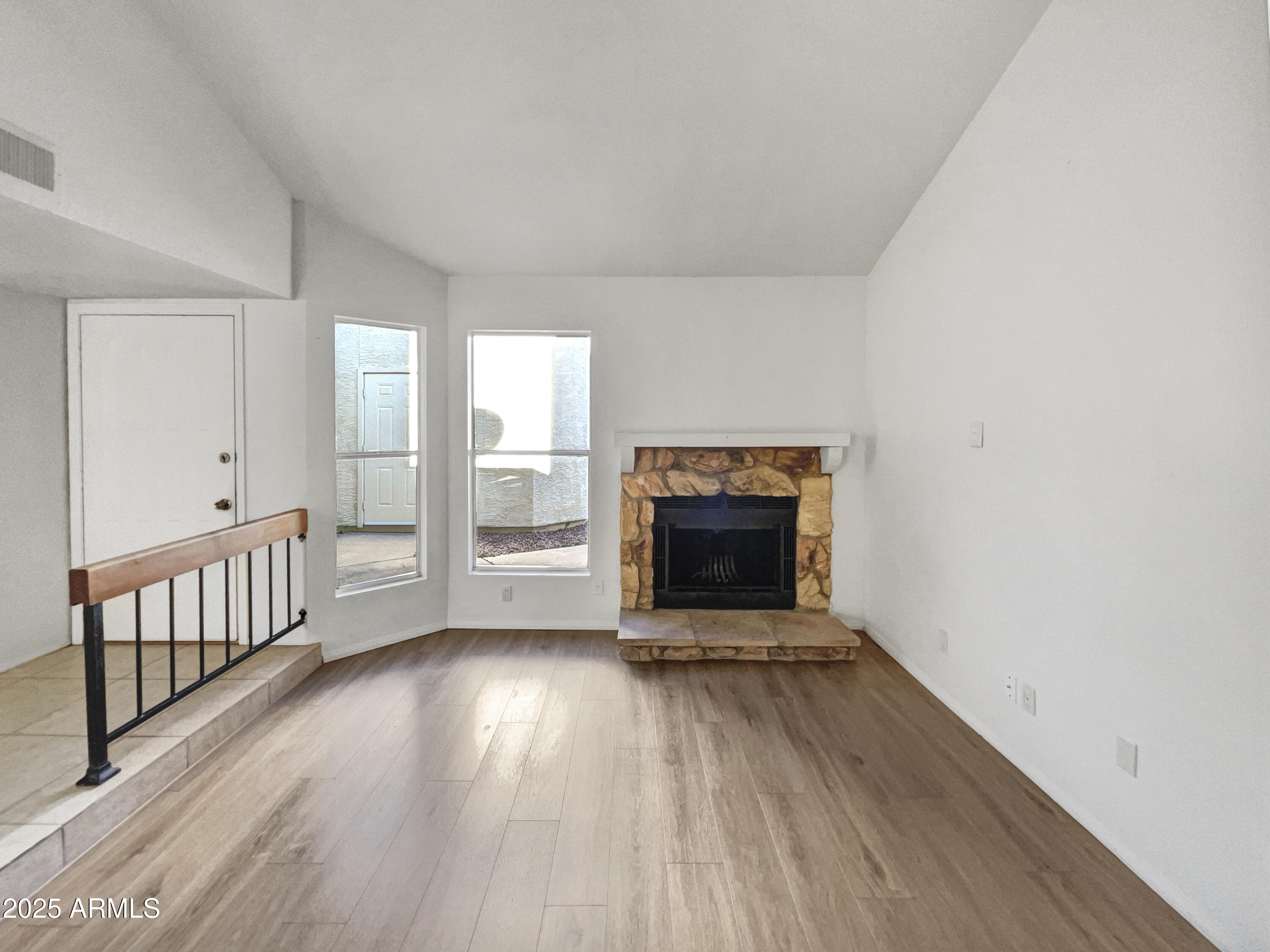 2617 W WILLOW Avenue