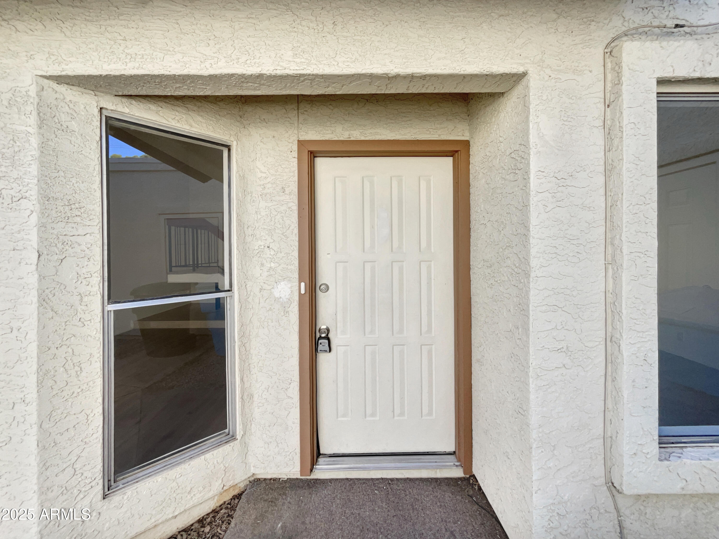 2617 W WILLOW Avenue