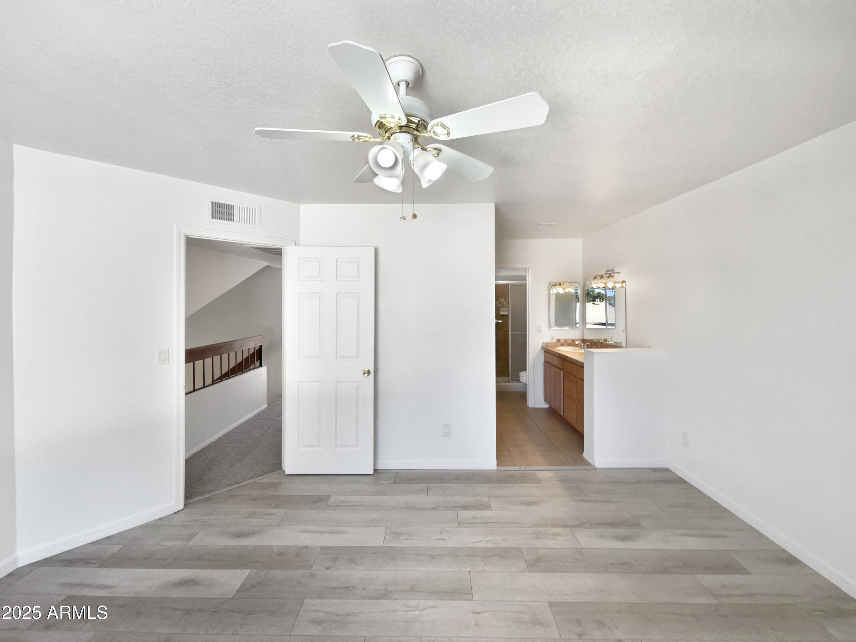 2617 W WILLOW Avenue