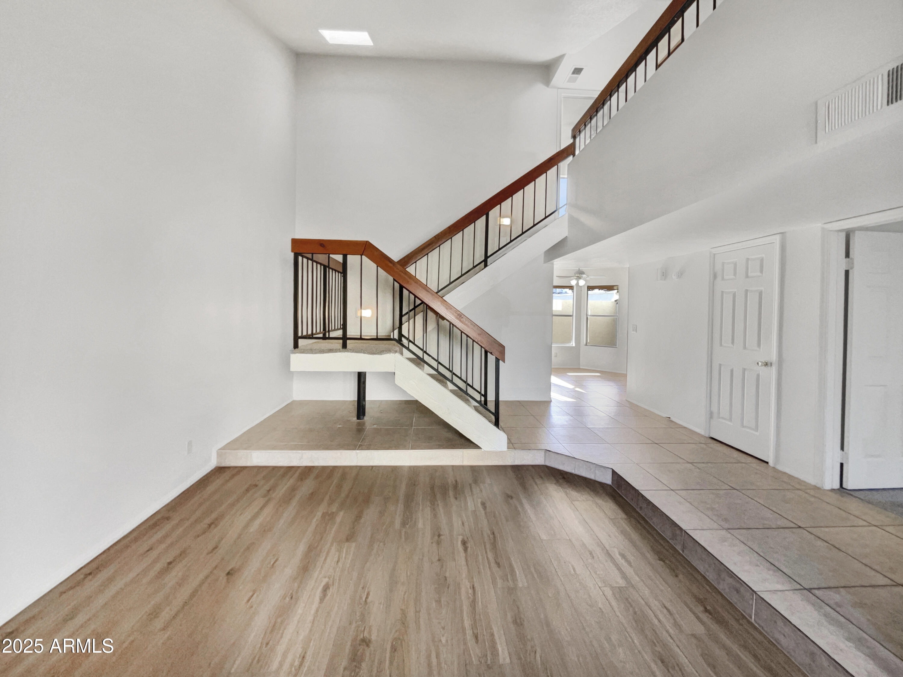 2617 W WILLOW Avenue