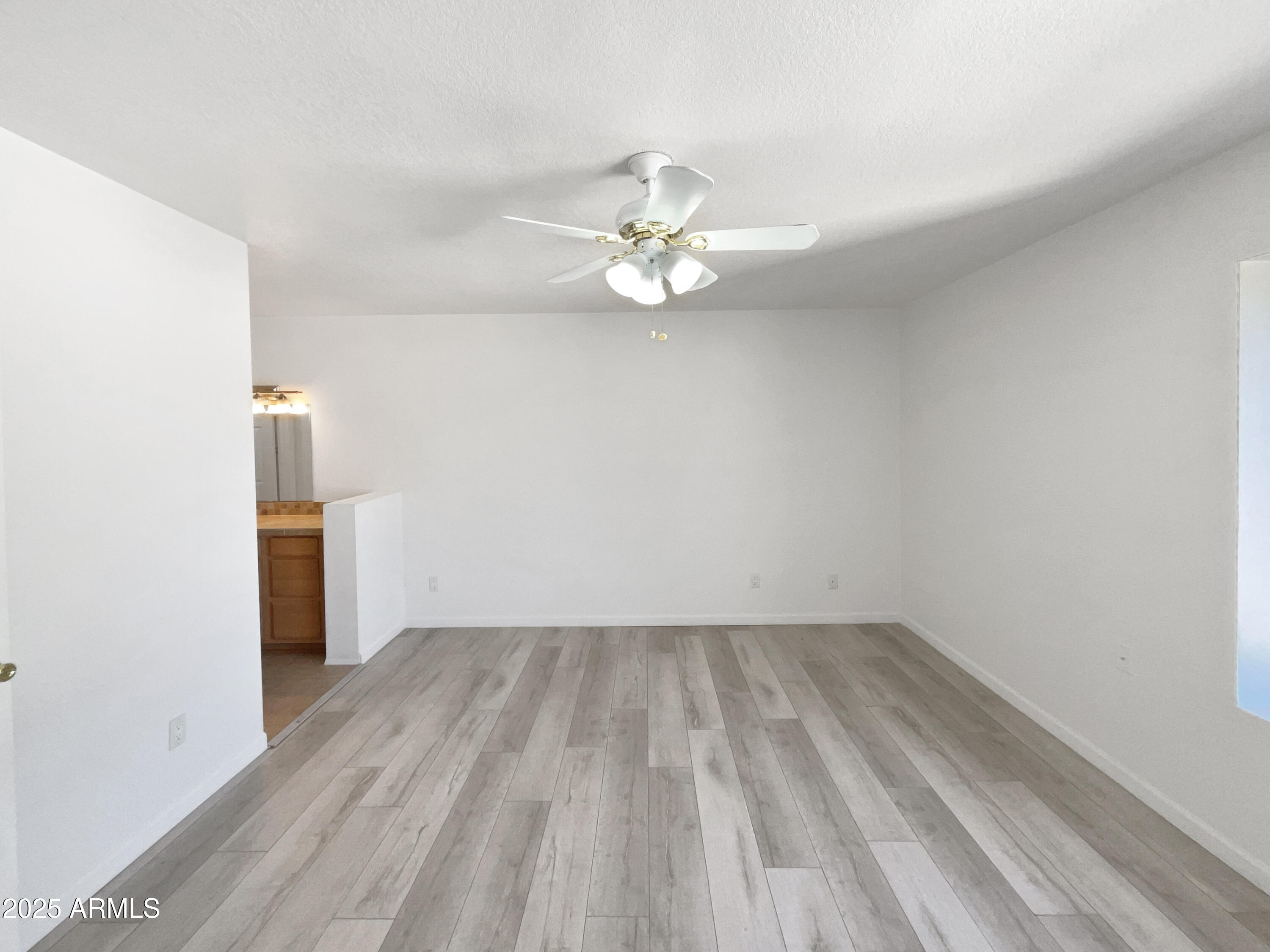 2617 W WILLOW Avenue