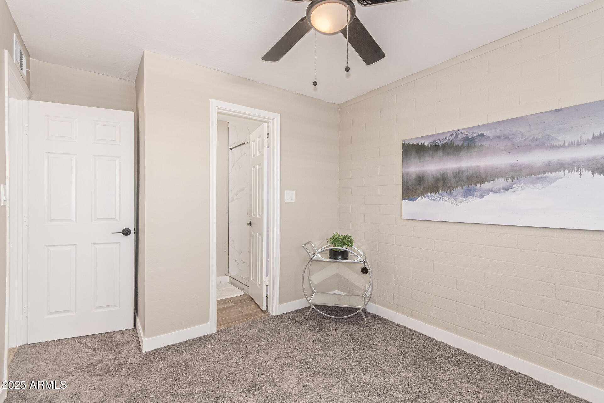 2503 E SOUTHGATE Avenue