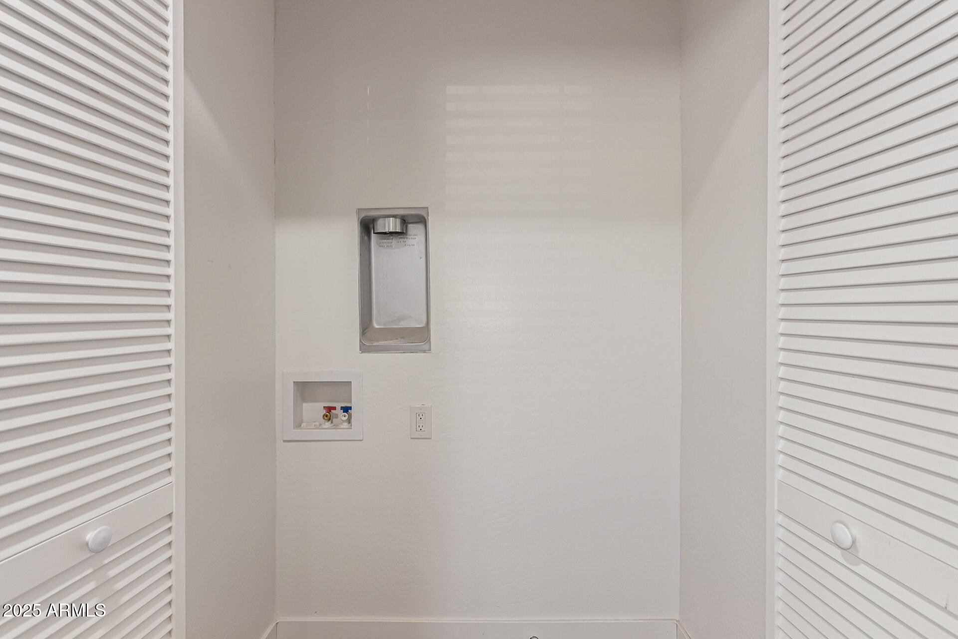 2503 E SOUTHGATE Avenue