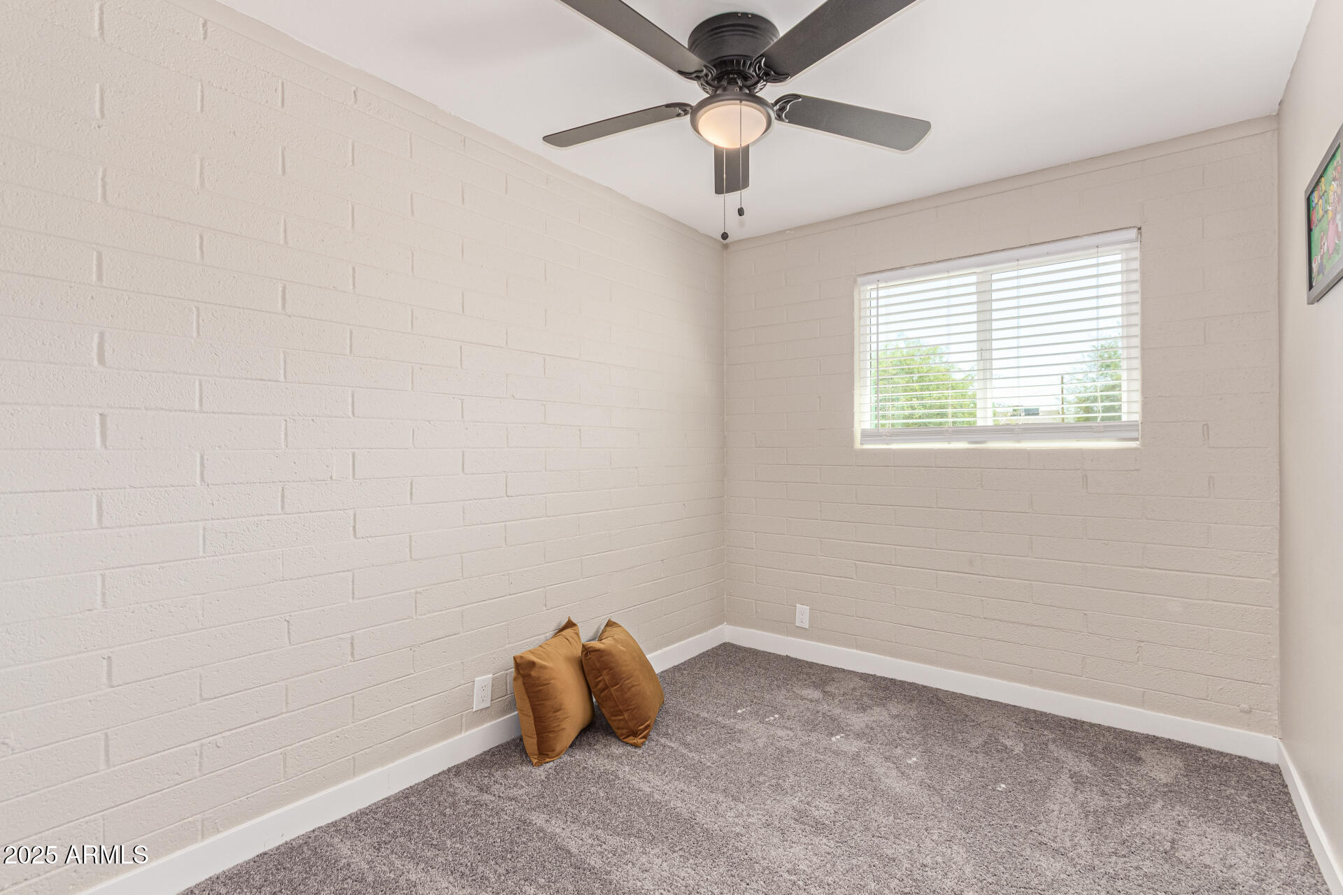 2503 E SOUTHGATE Avenue