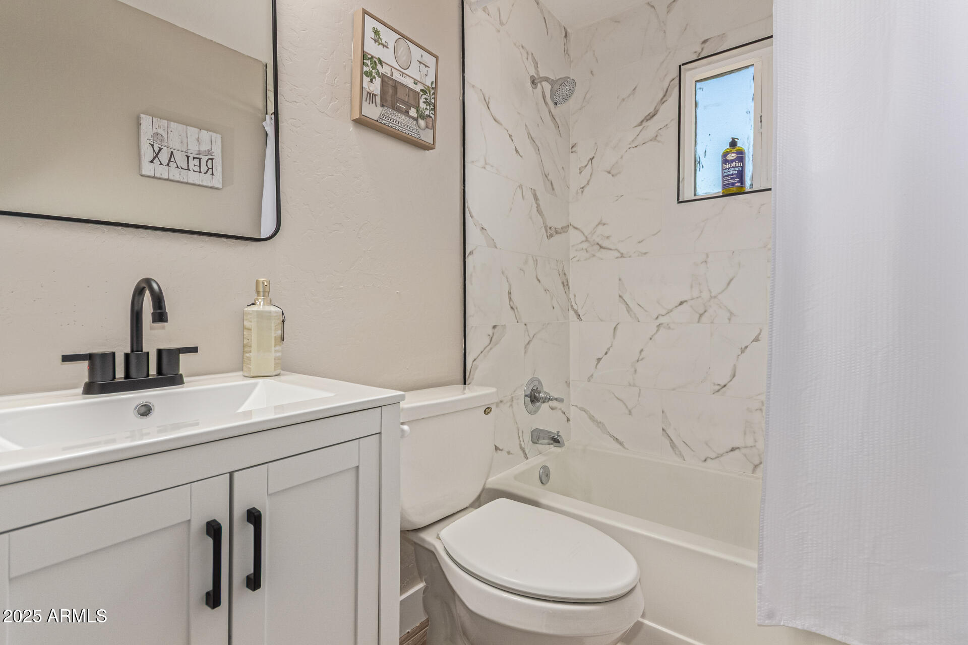 2503 E SOUTHGATE Avenue