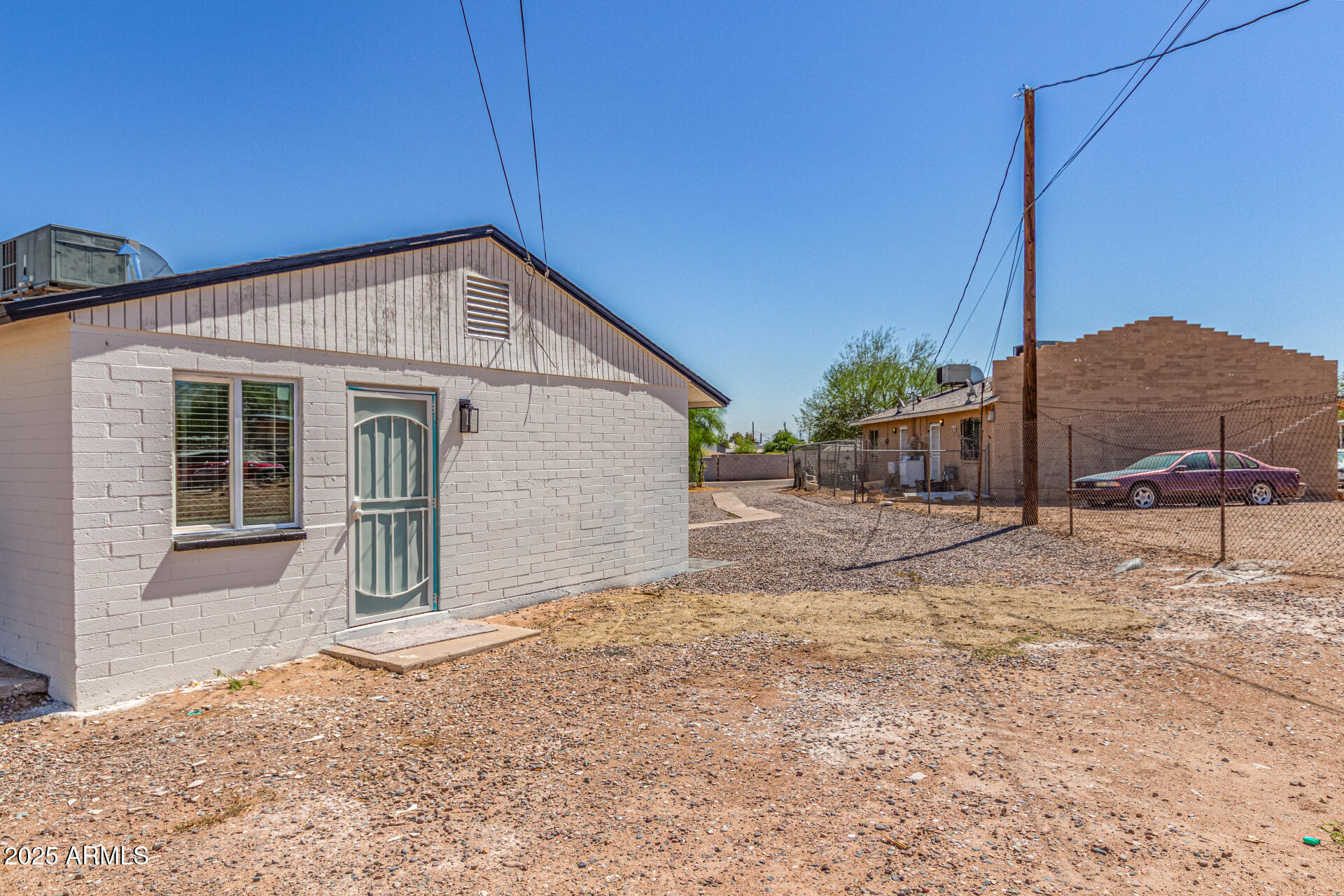 2503 E SOUTHGATE Avenue