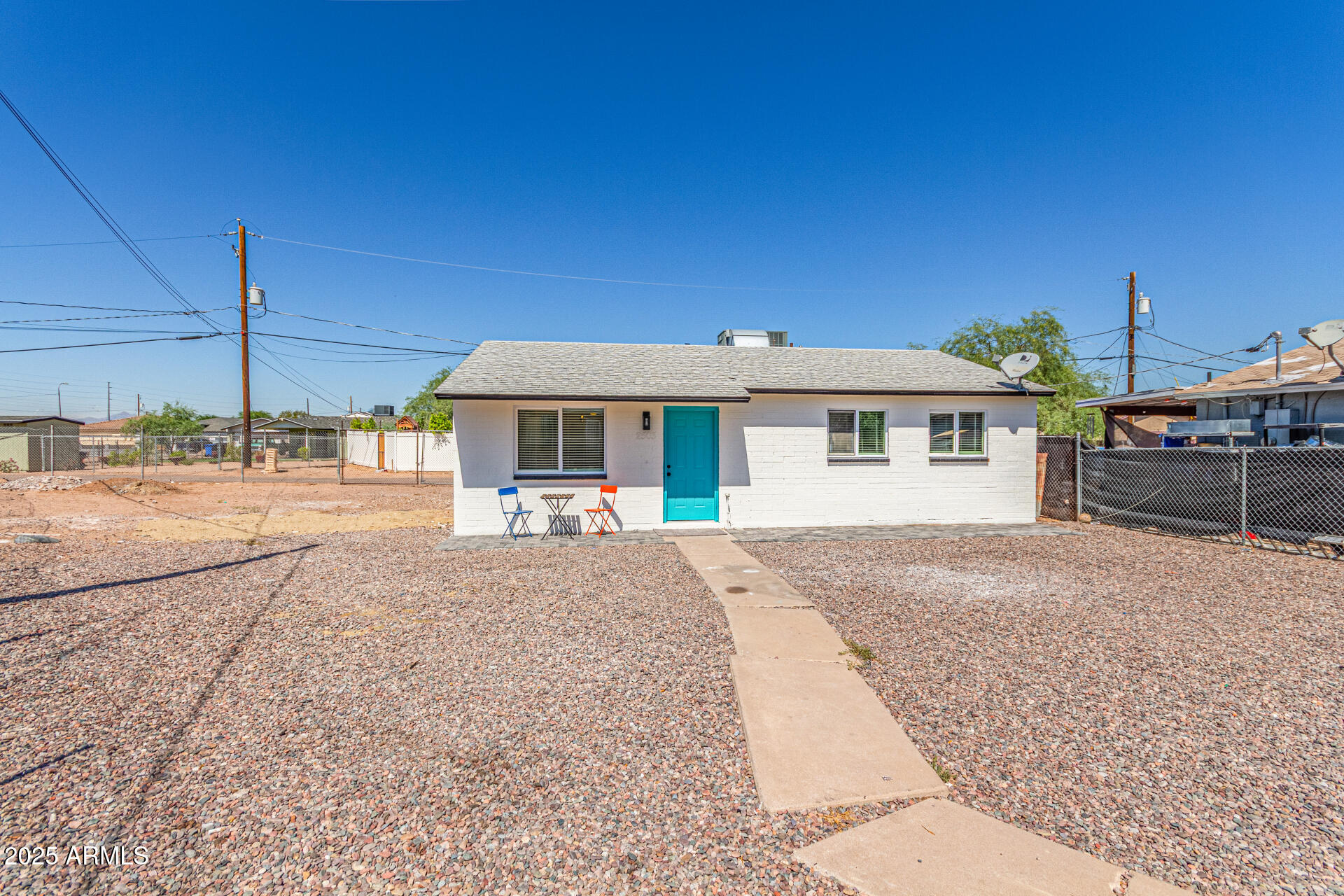 2503 E SOUTHGATE Avenue