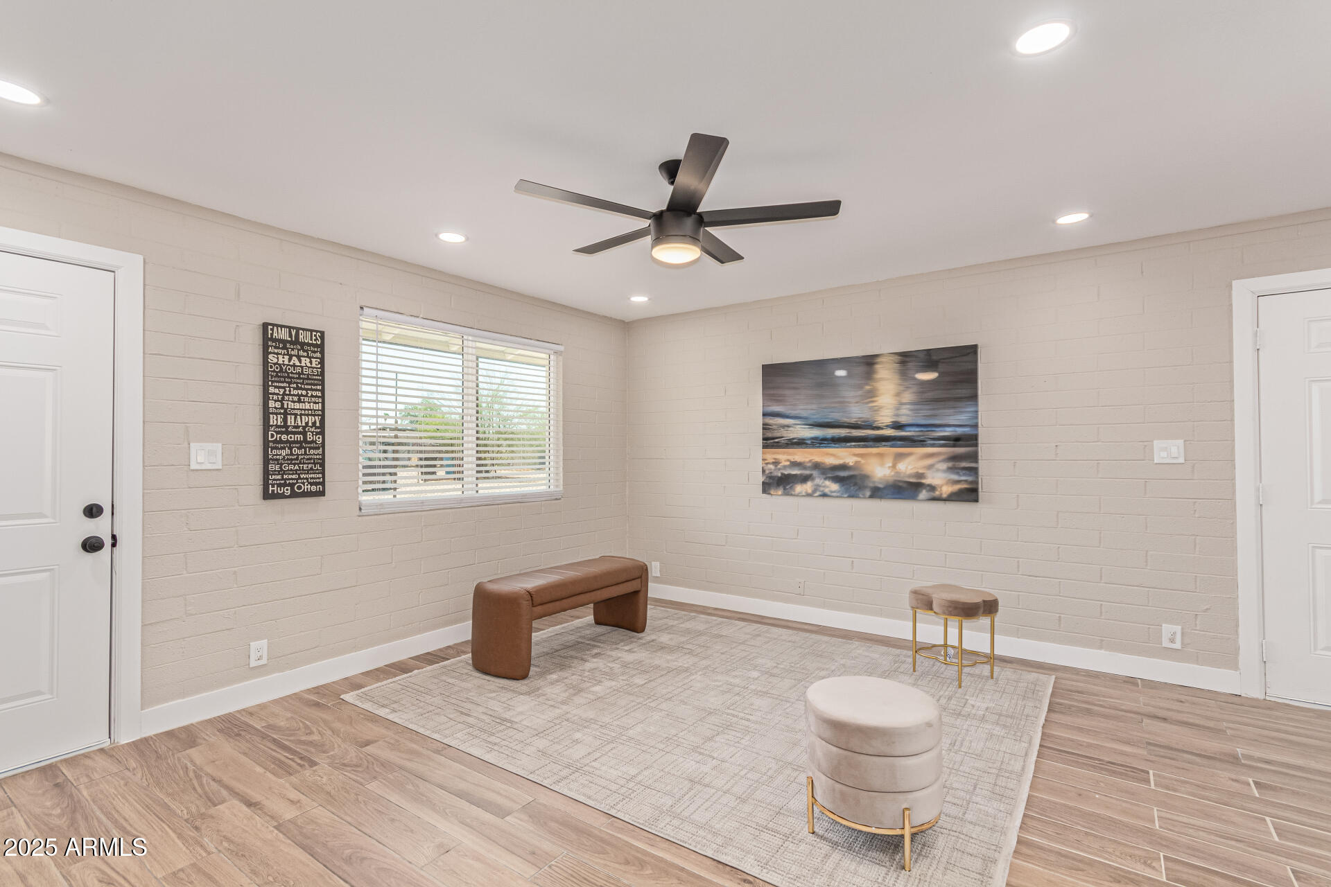 2503 E SOUTHGATE Avenue