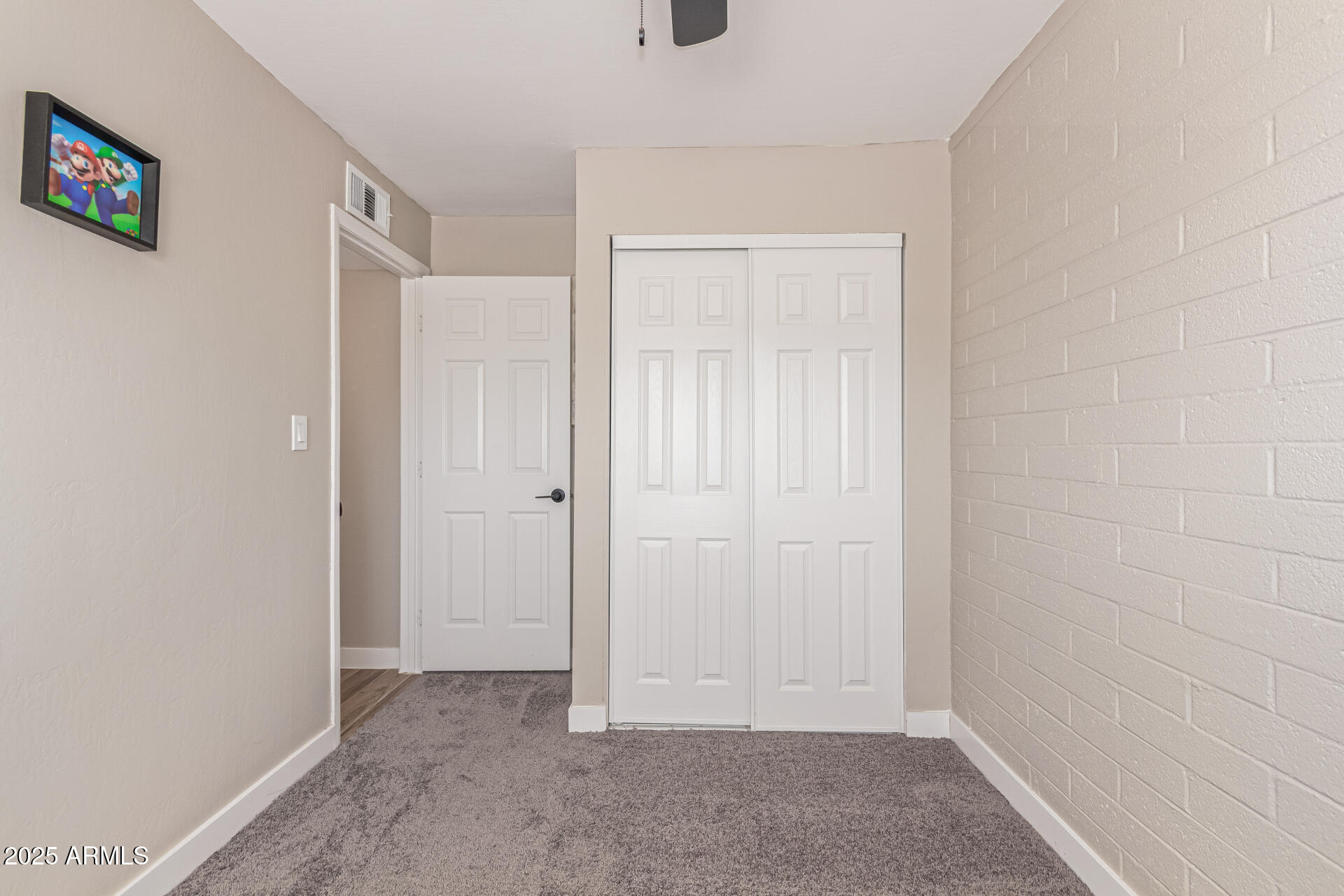 2503 E SOUTHGATE Avenue