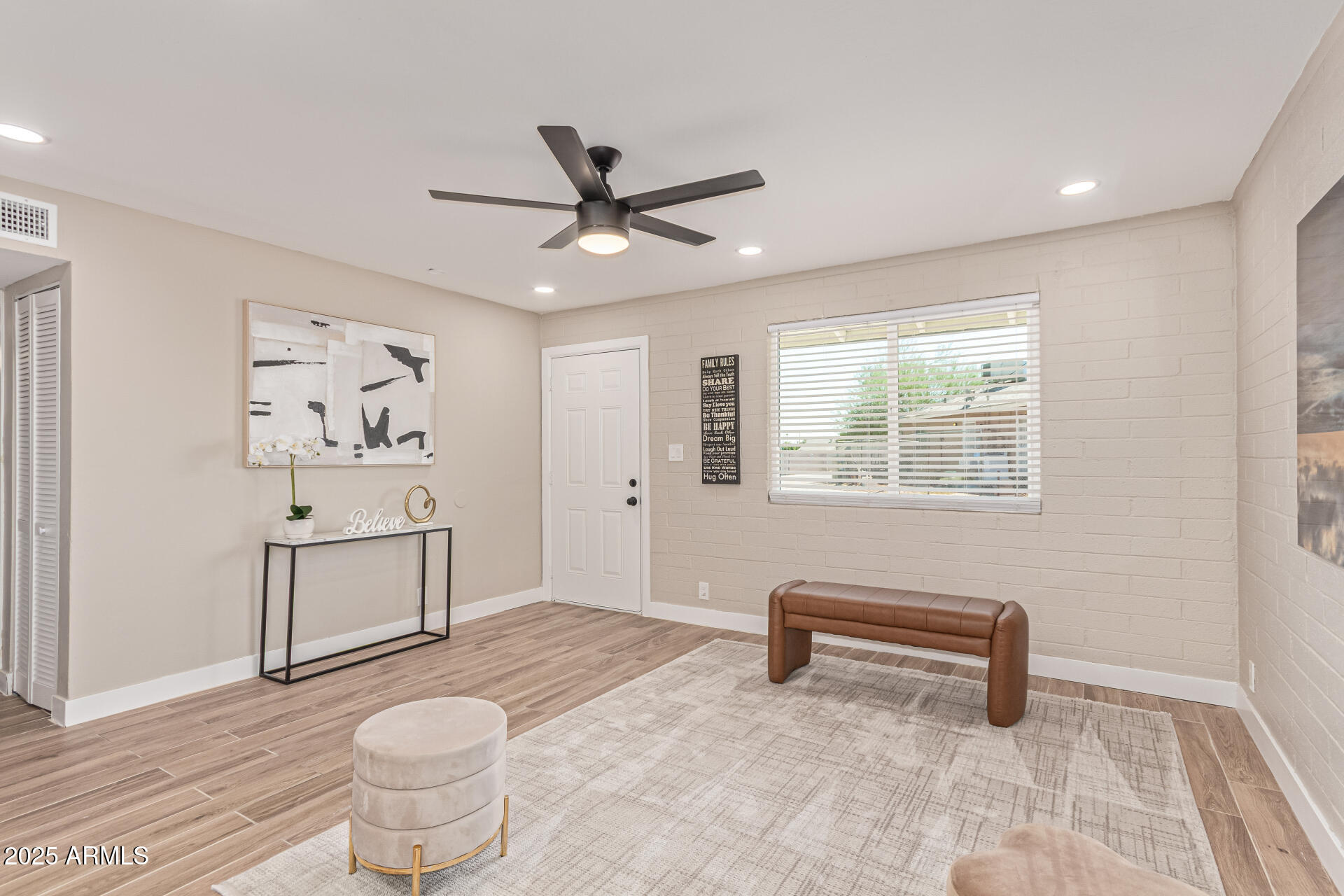 2503 E SOUTHGATE Avenue