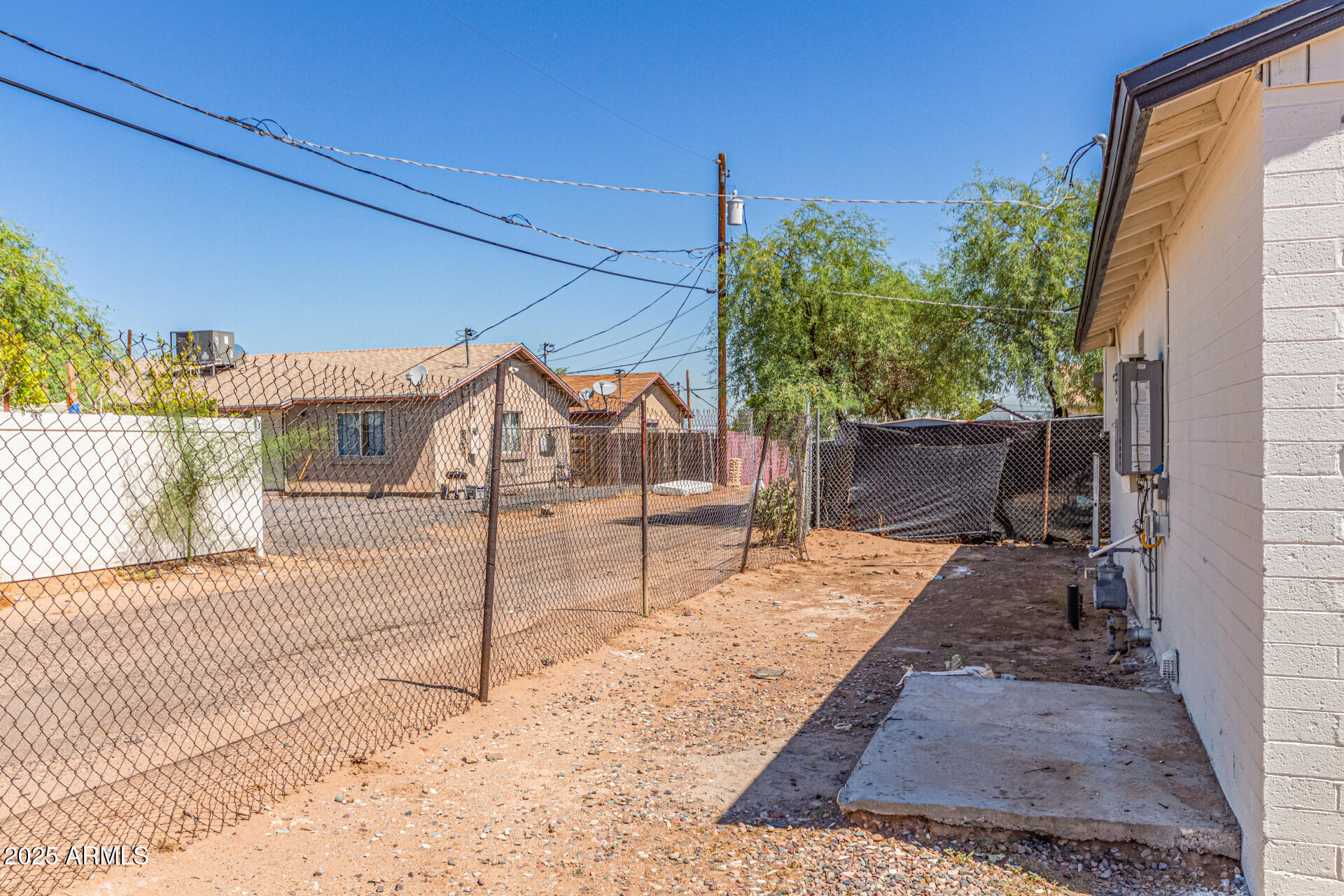 2503 E SOUTHGATE Avenue