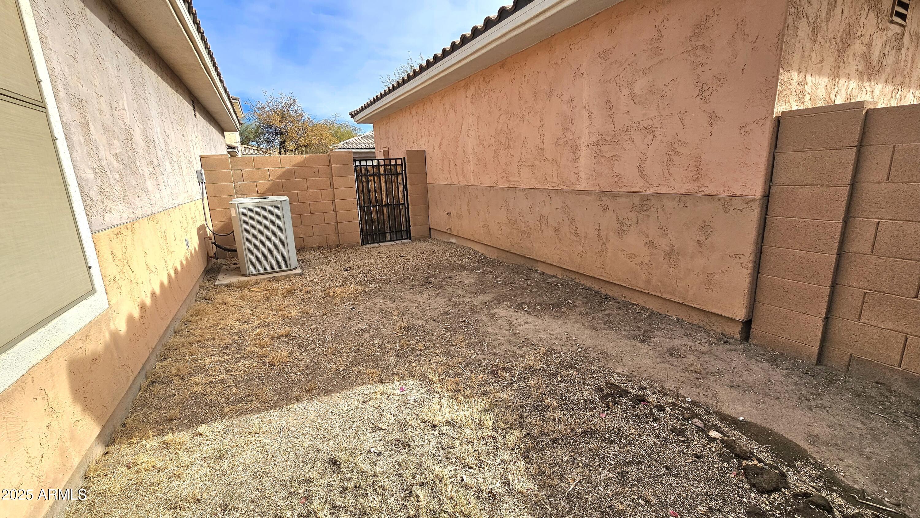 13613 W CYPRESS Street