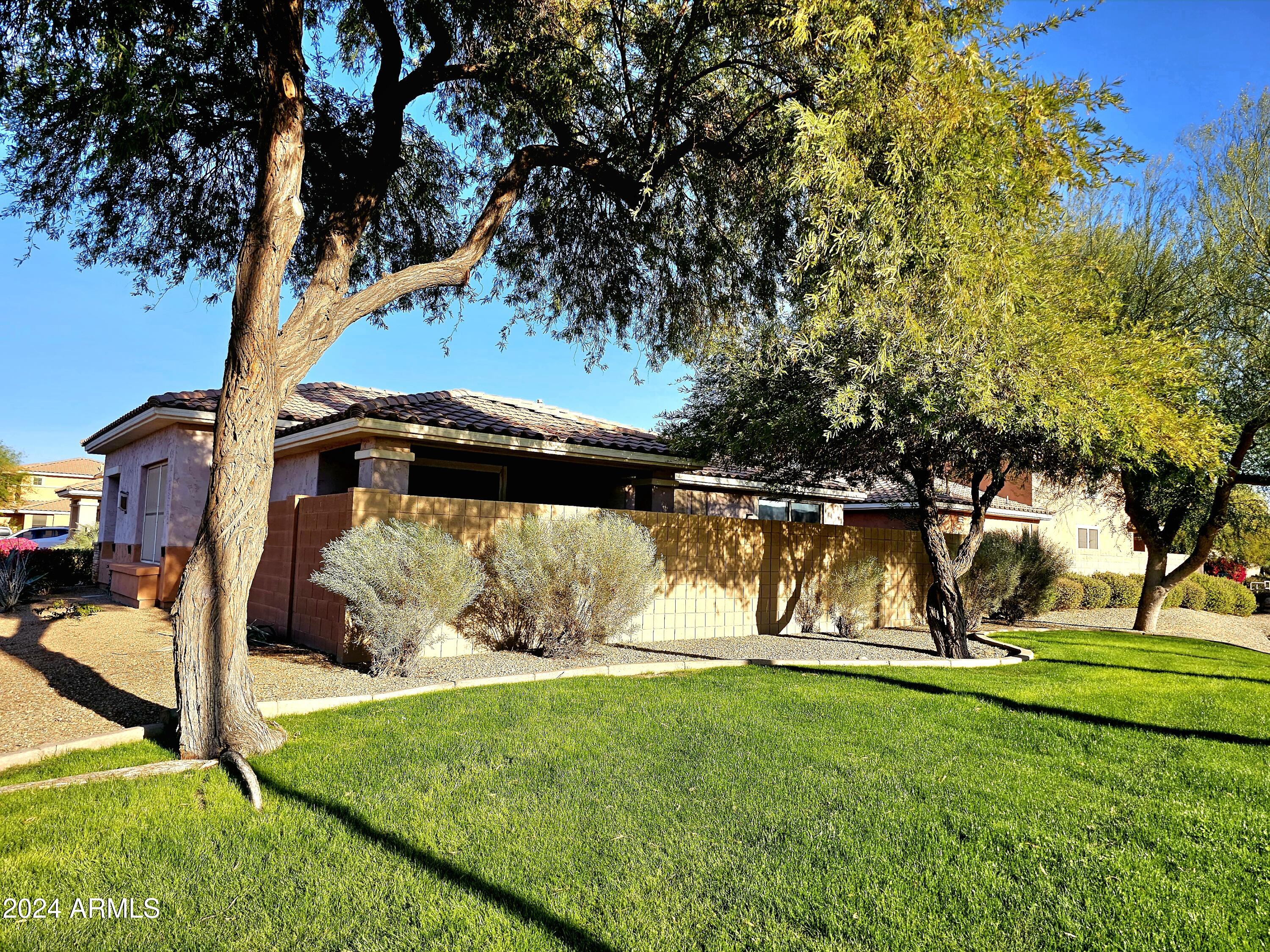 13613 W CYPRESS Street
