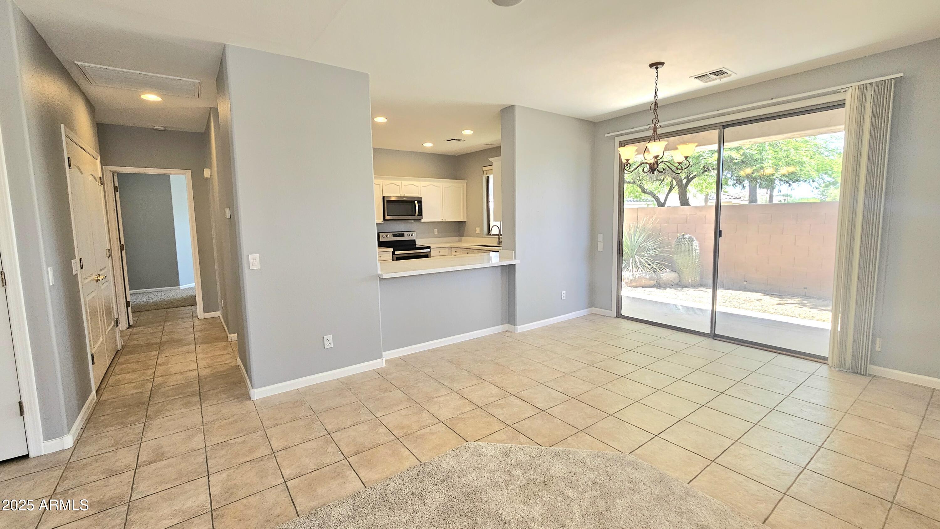 13613 W CYPRESS Street