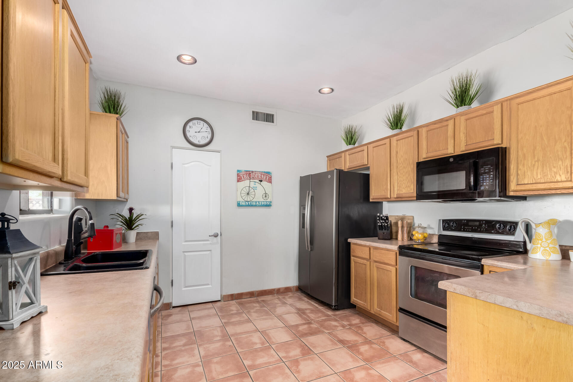 1730 W ADAMANDA Court