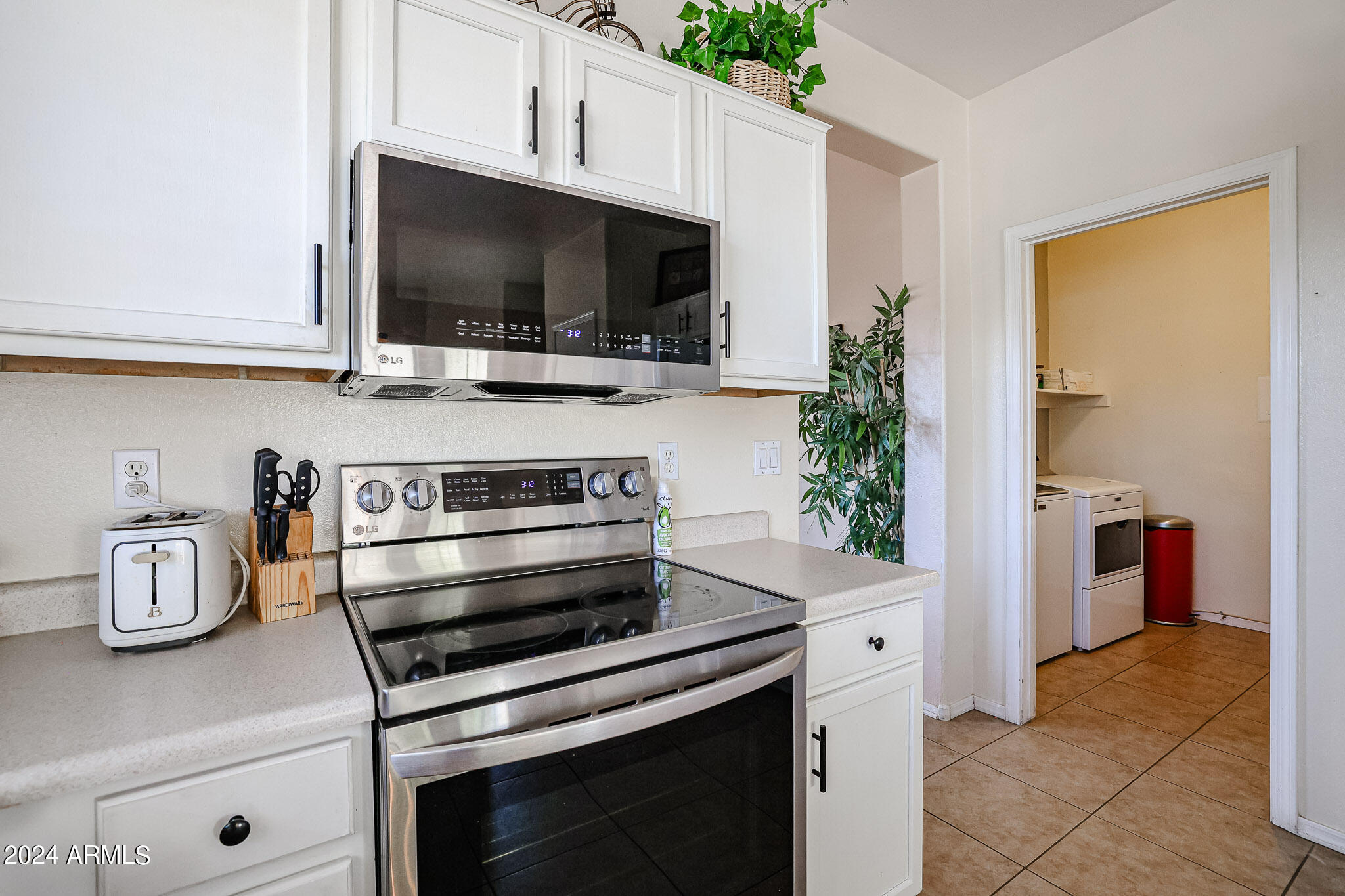 40802 N HEARST Drive