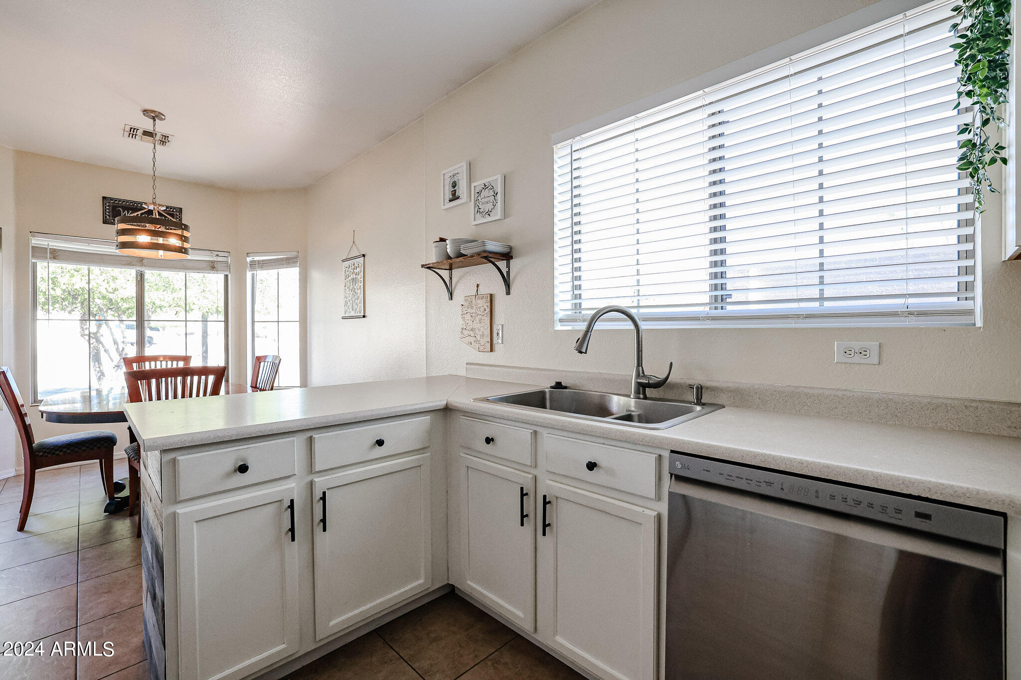 40802 N HEARST Drive