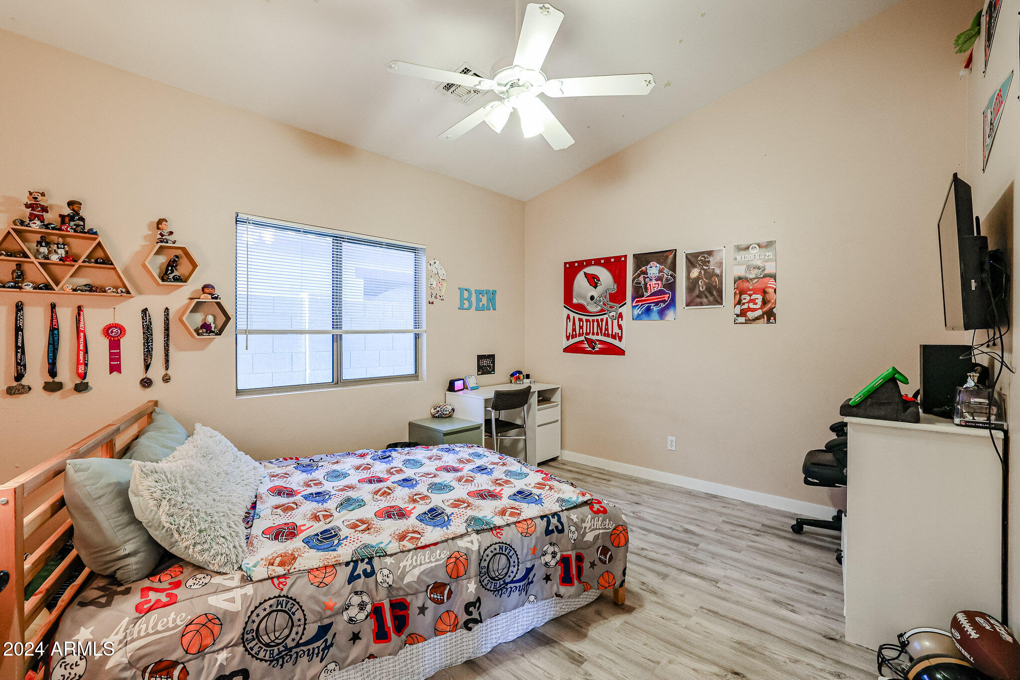 40802 N HEARST Drive