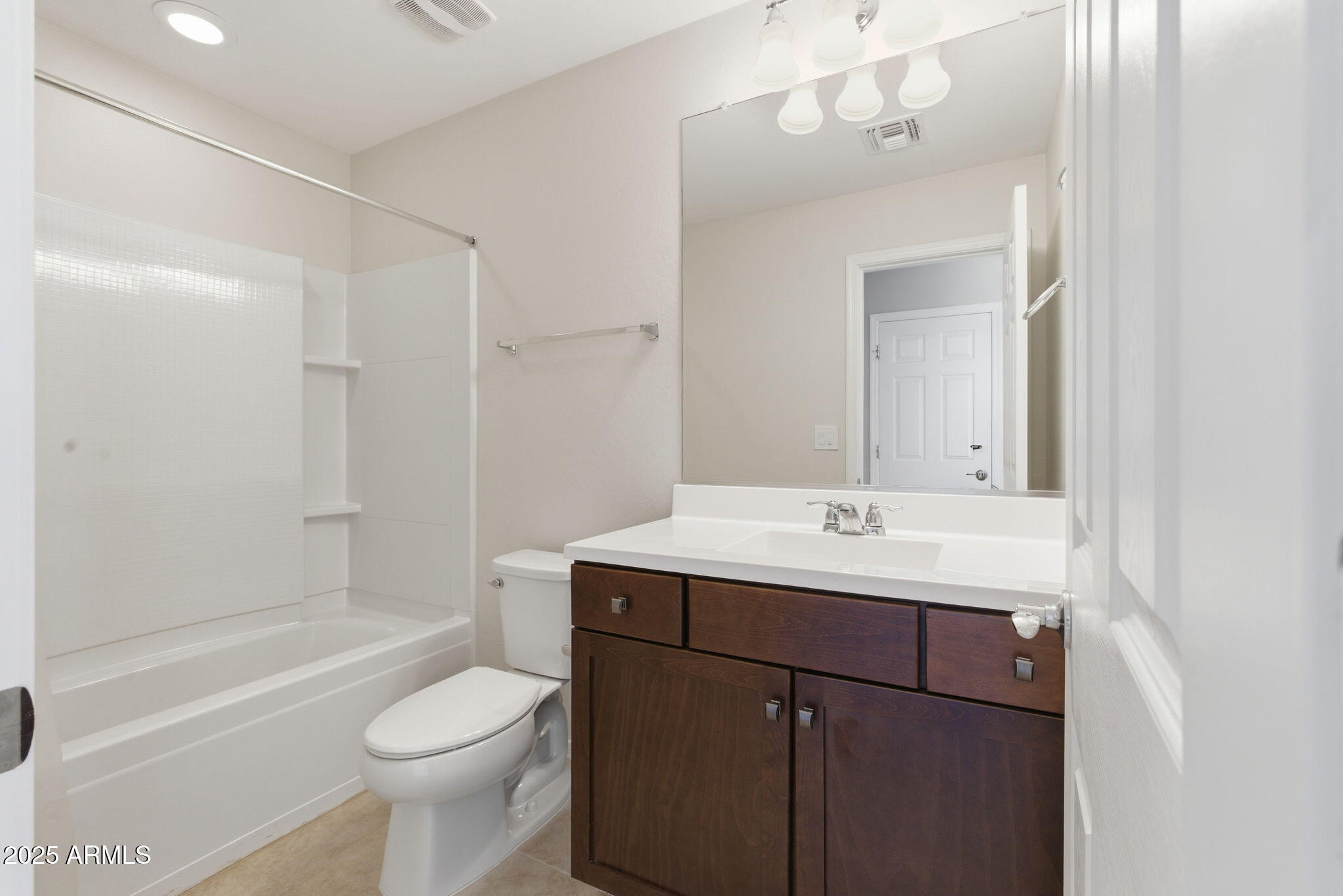 8902 W MARSHALL Avenue