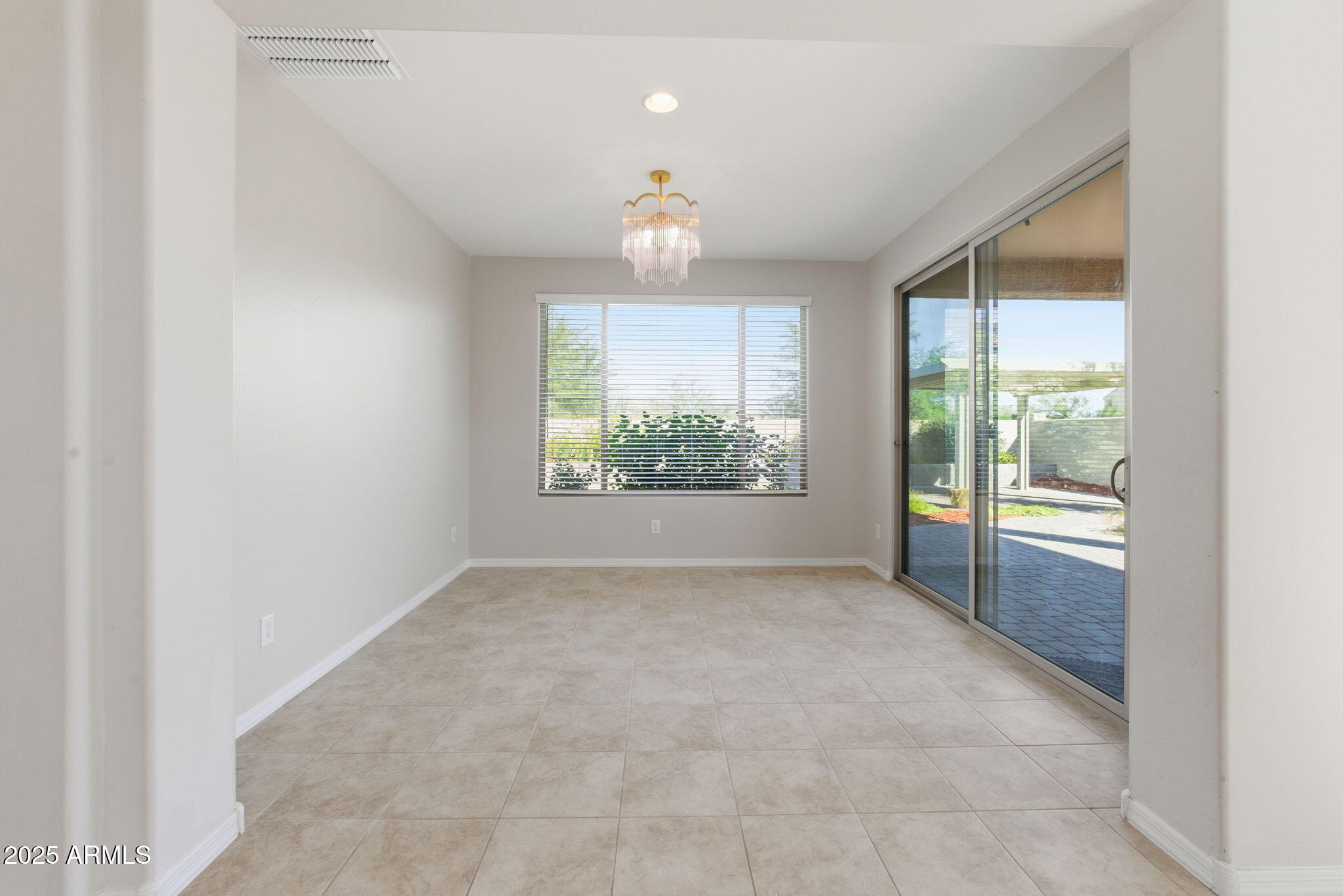 8902 W MARSHALL Avenue