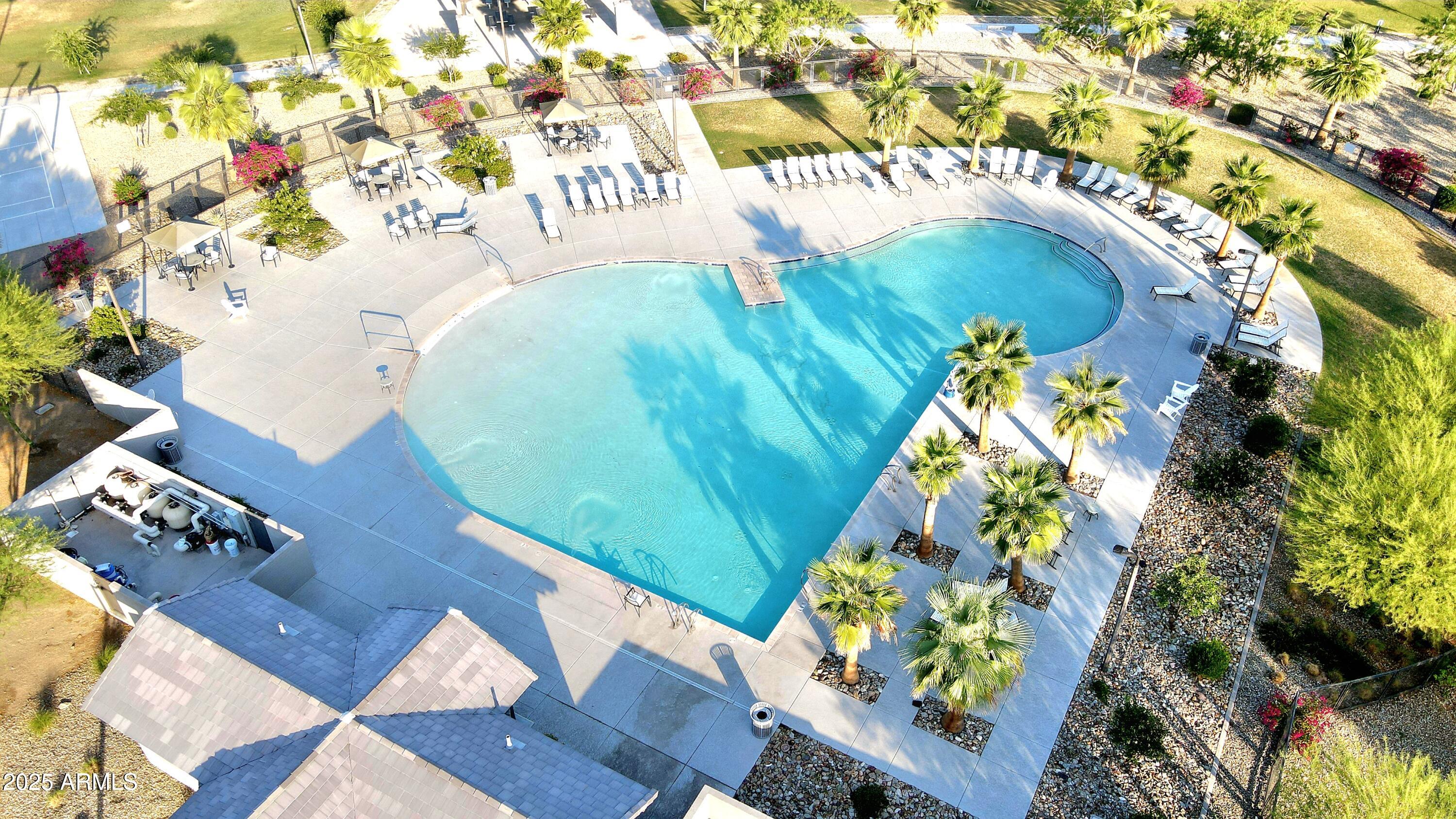 8902 W MARSHALL Avenue