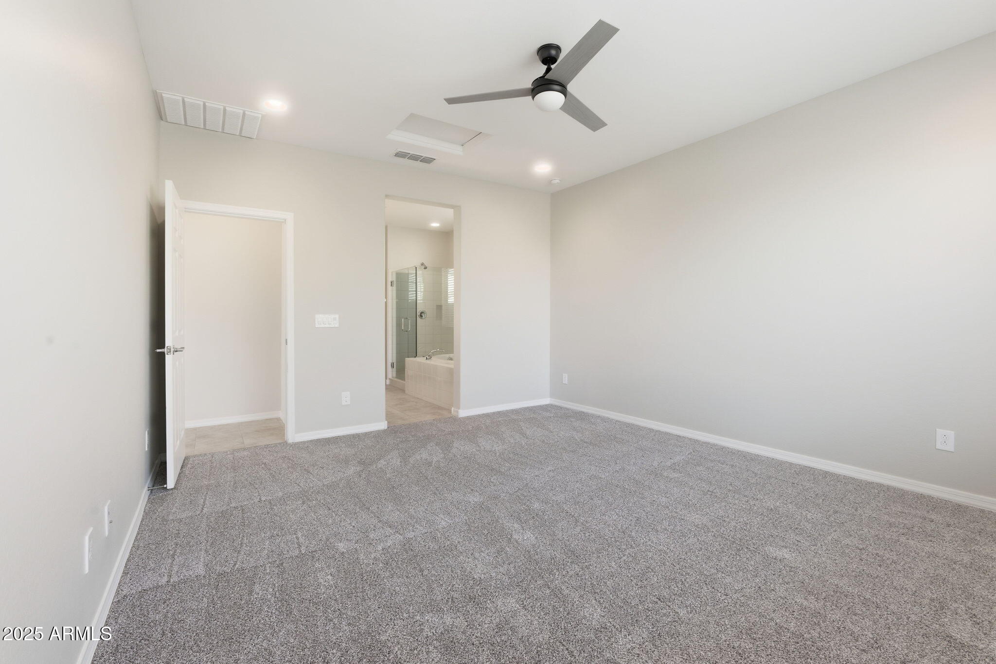 8902 W MARSHALL Avenue