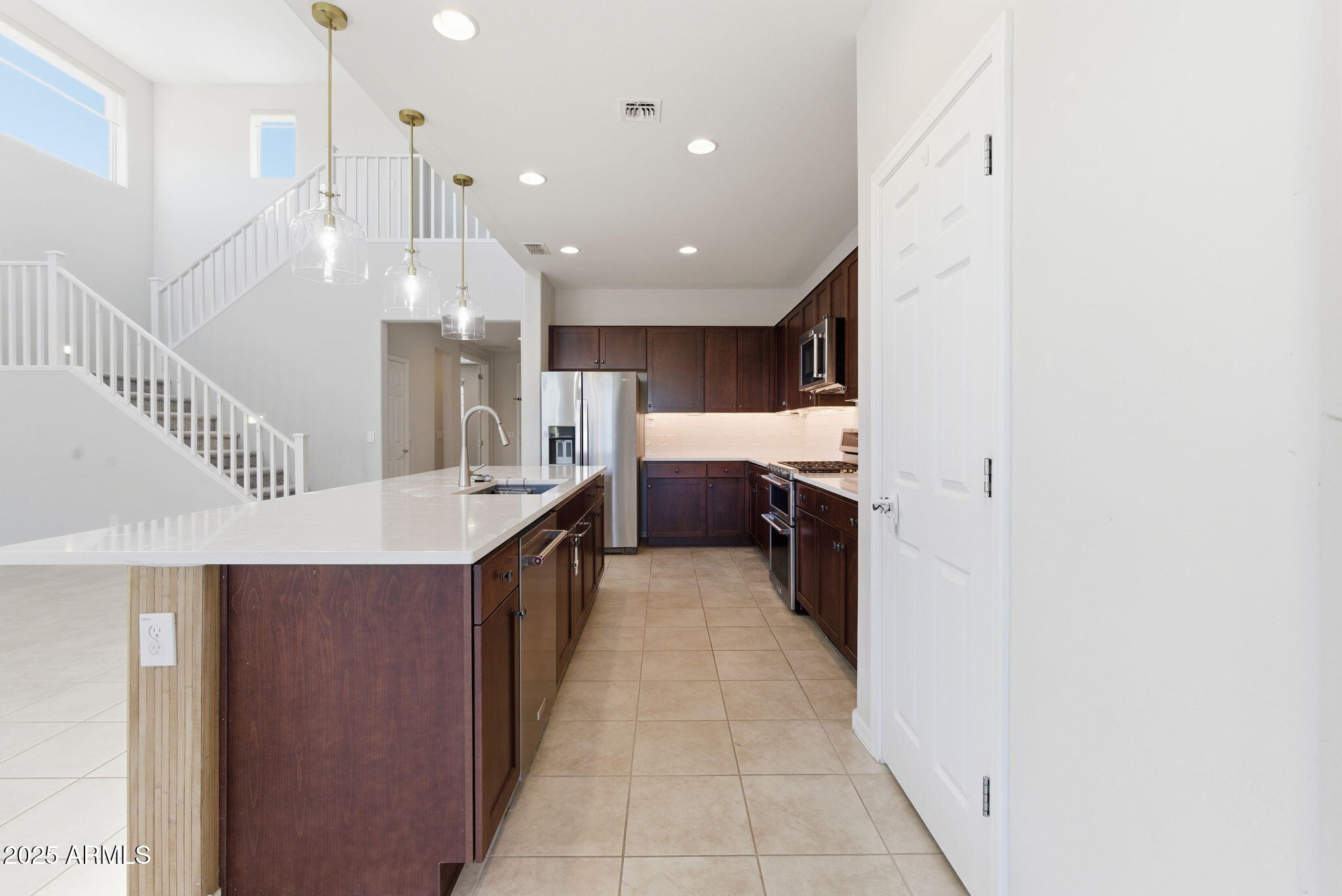 8902 W MARSHALL Avenue