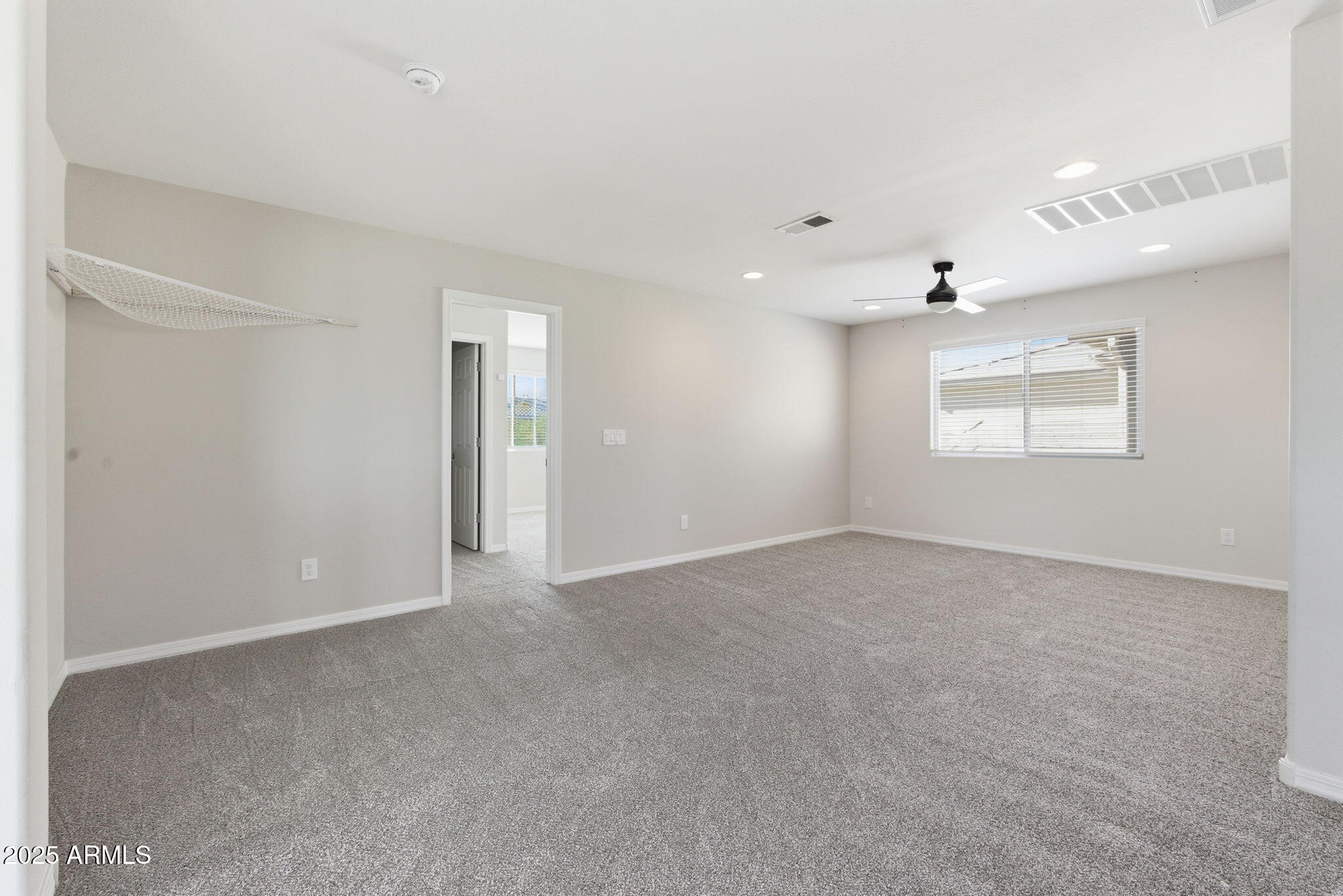 8902 W MARSHALL Avenue