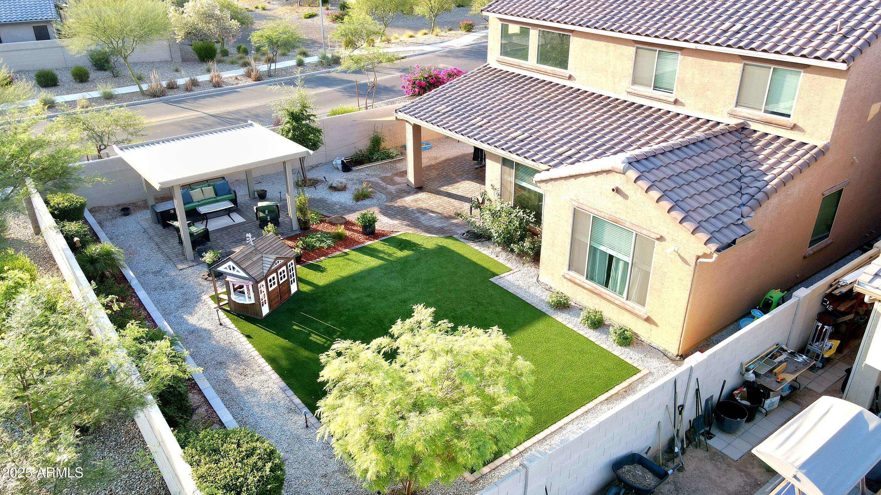 8902 W MARSHALL Avenue