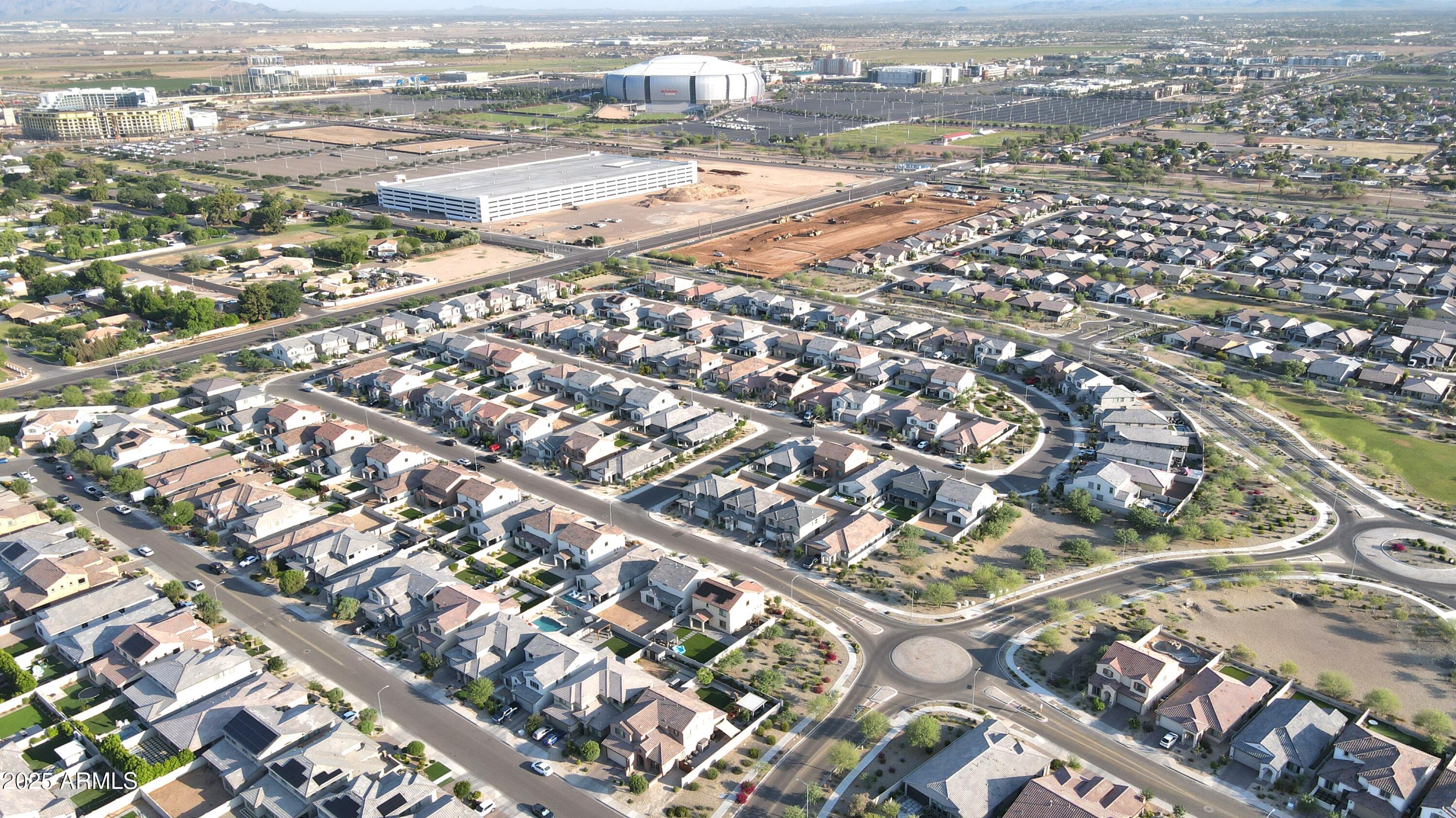 8902 W MARSHALL Avenue