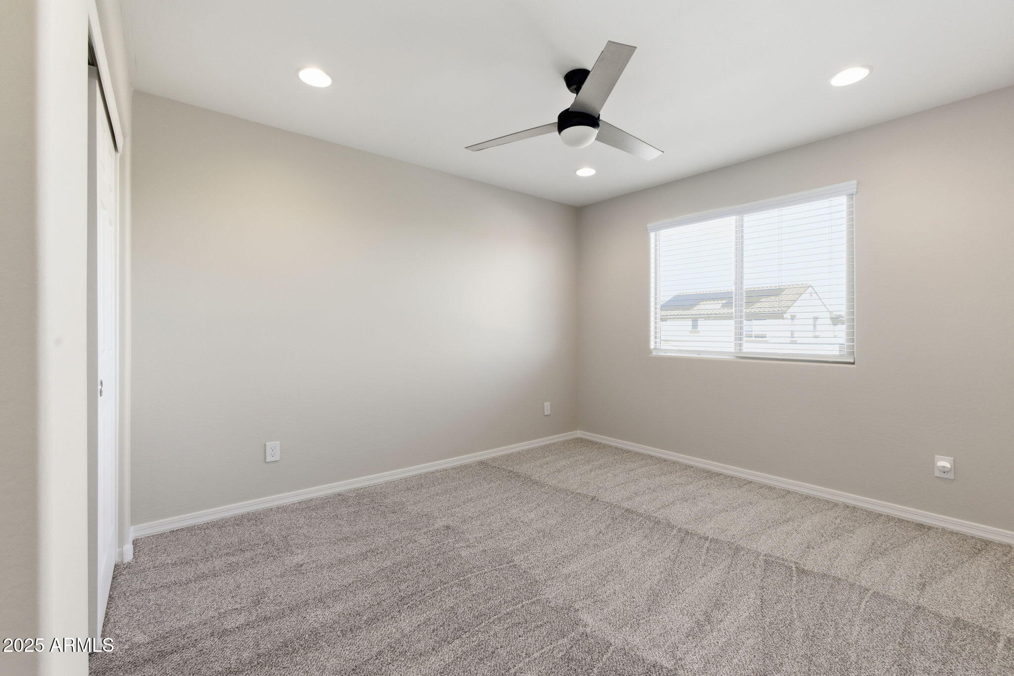 8902 W MARSHALL Avenue