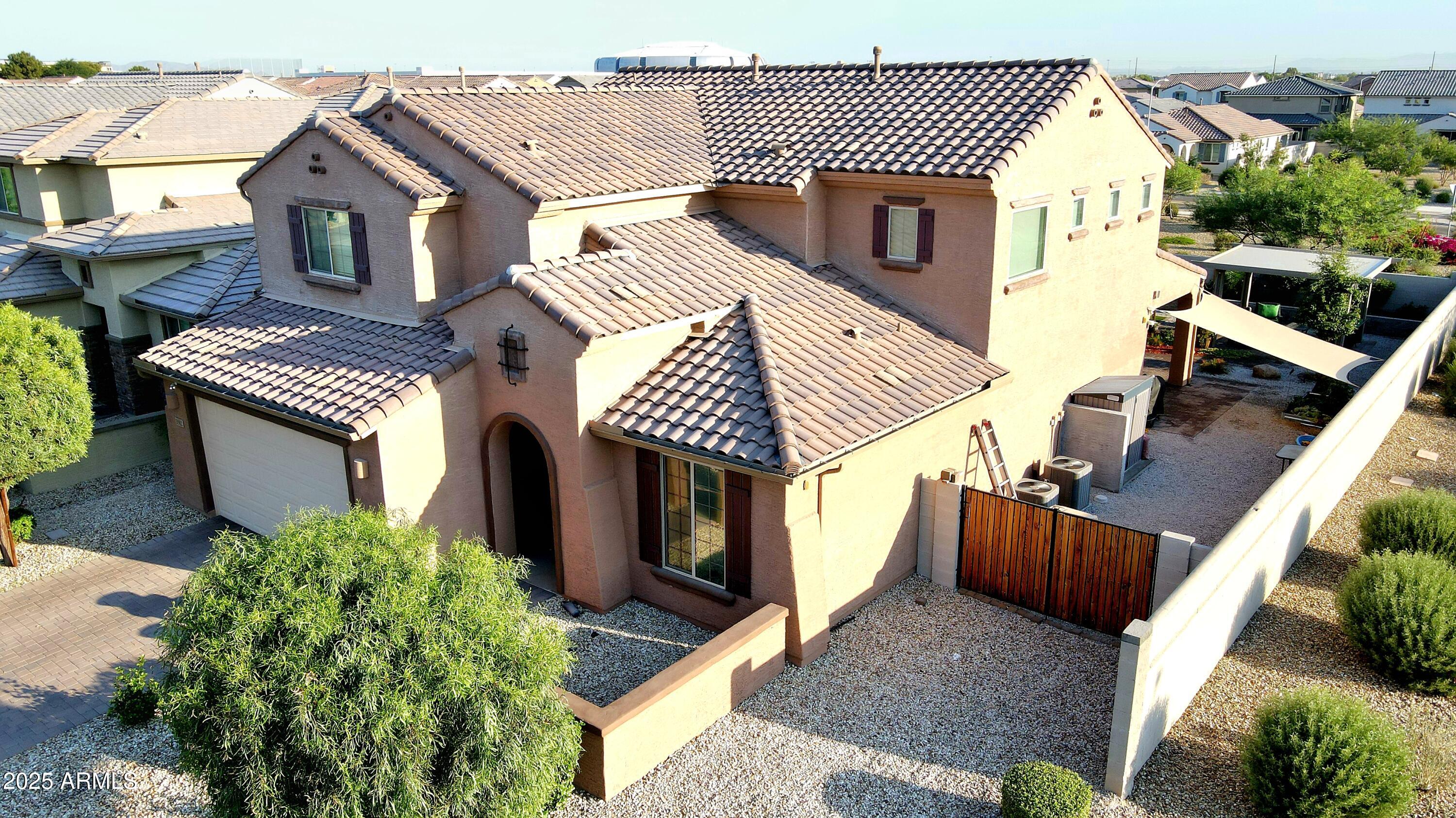 8902 W MARSHALL Avenue