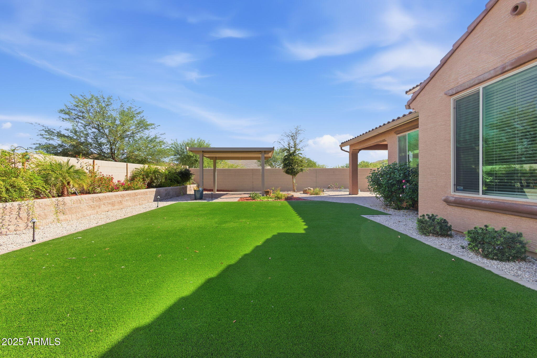 8902 W MARSHALL Avenue