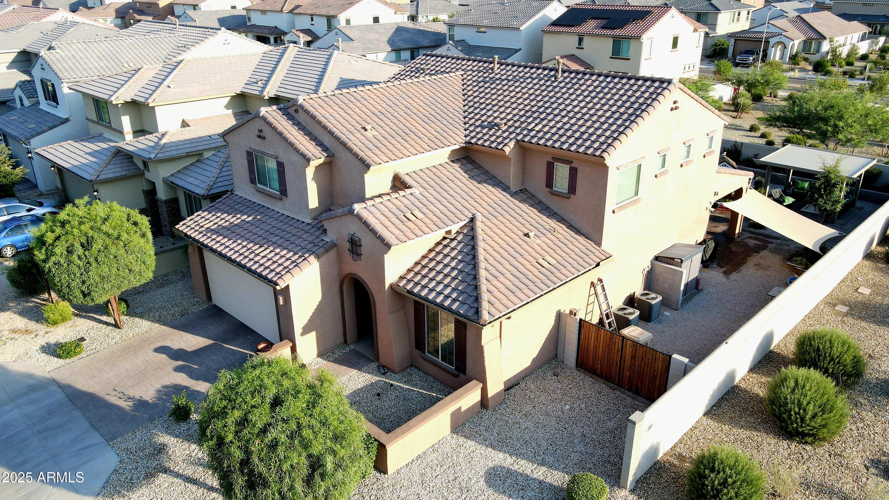 8902 W MARSHALL Avenue