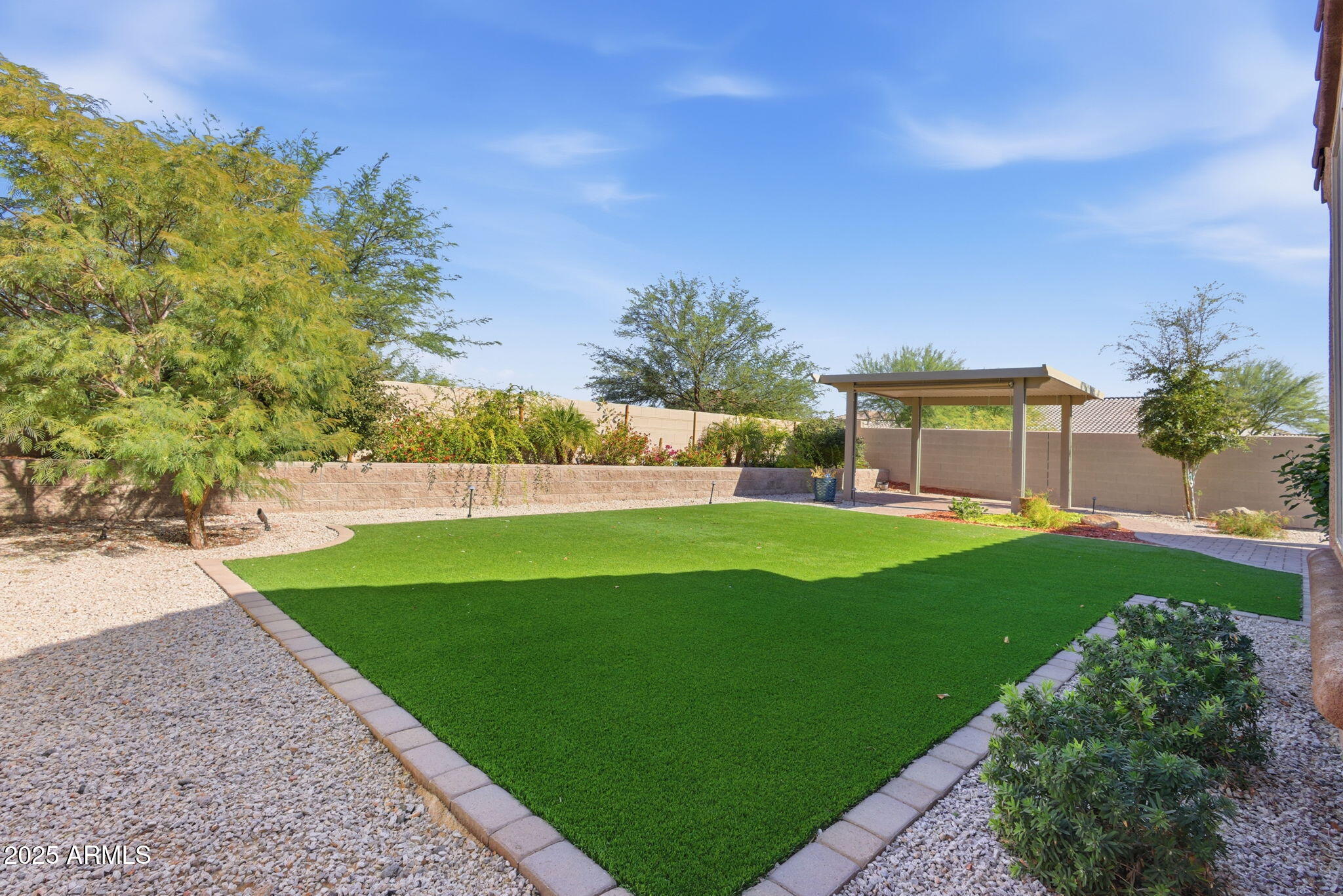 8902 W MARSHALL Avenue