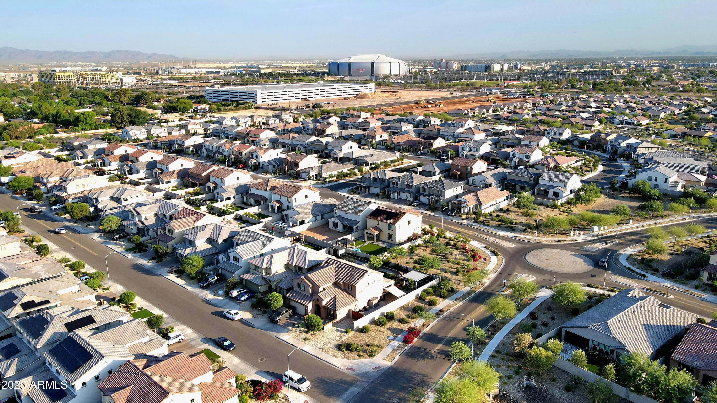 8902 W MARSHALL Avenue