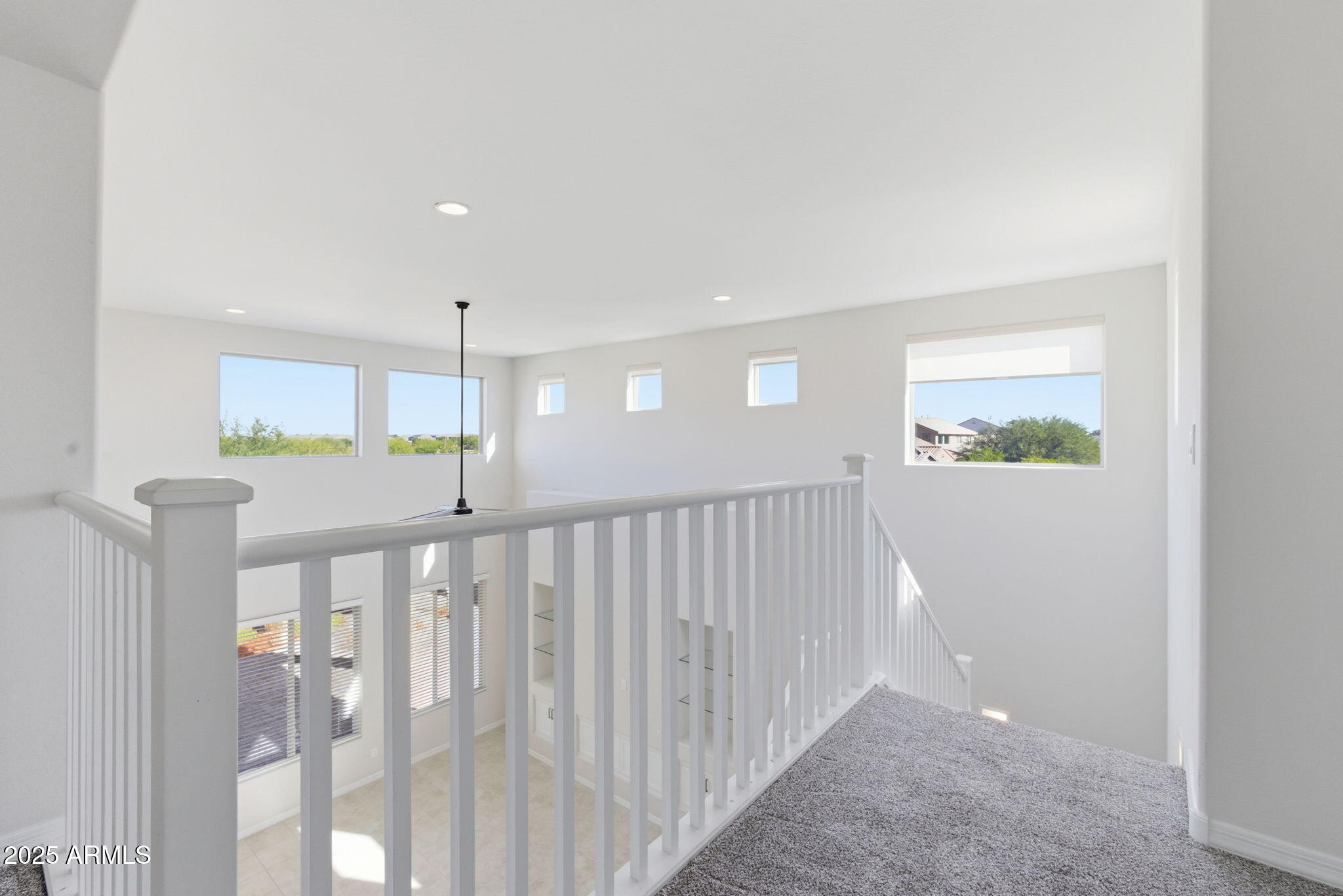 8902 W MARSHALL Avenue