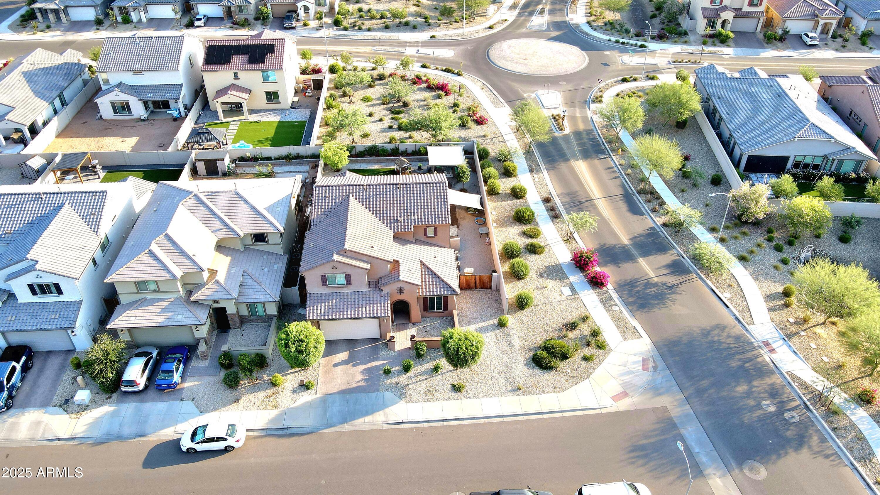 8902 W MARSHALL Avenue