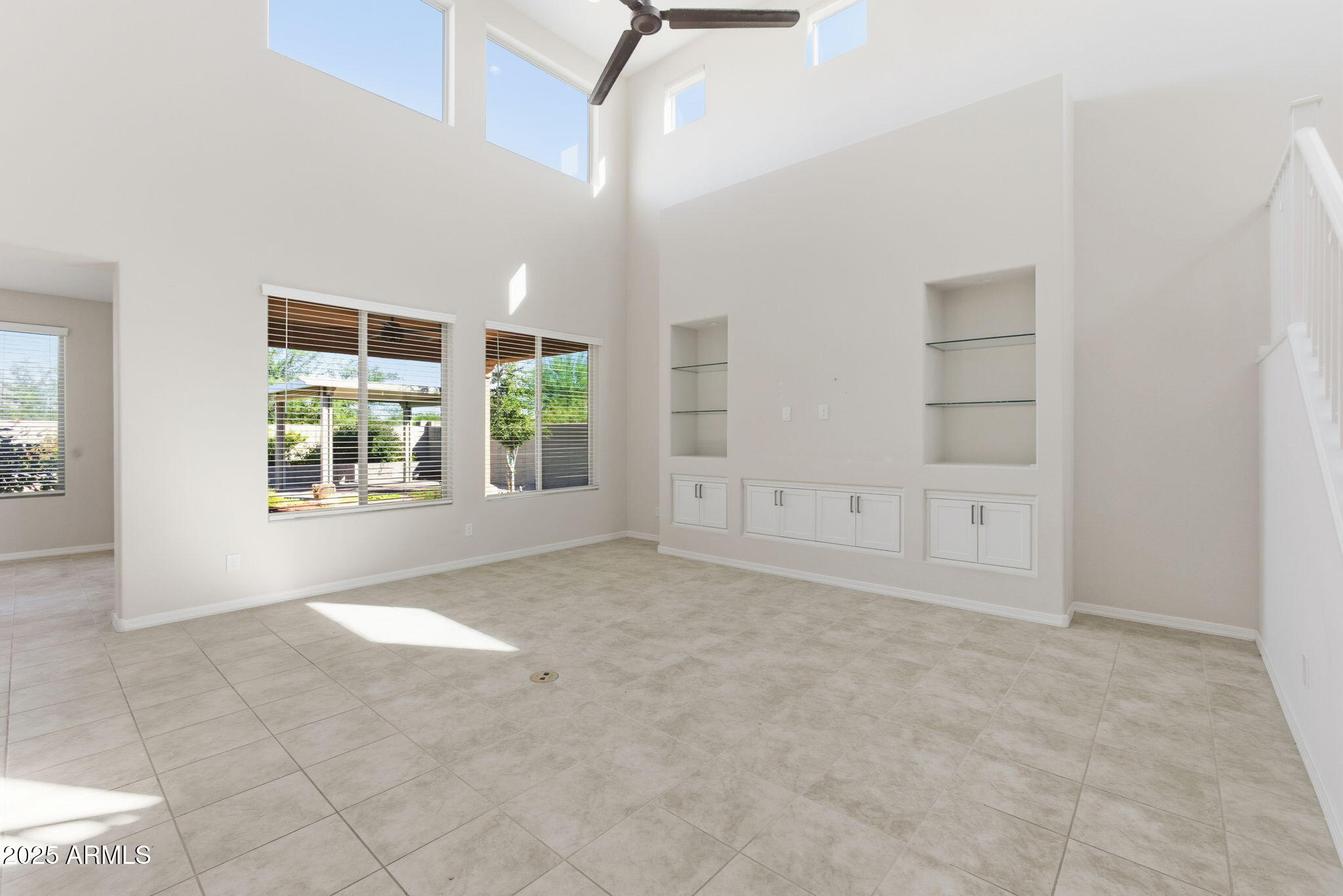 8902 W MARSHALL Avenue