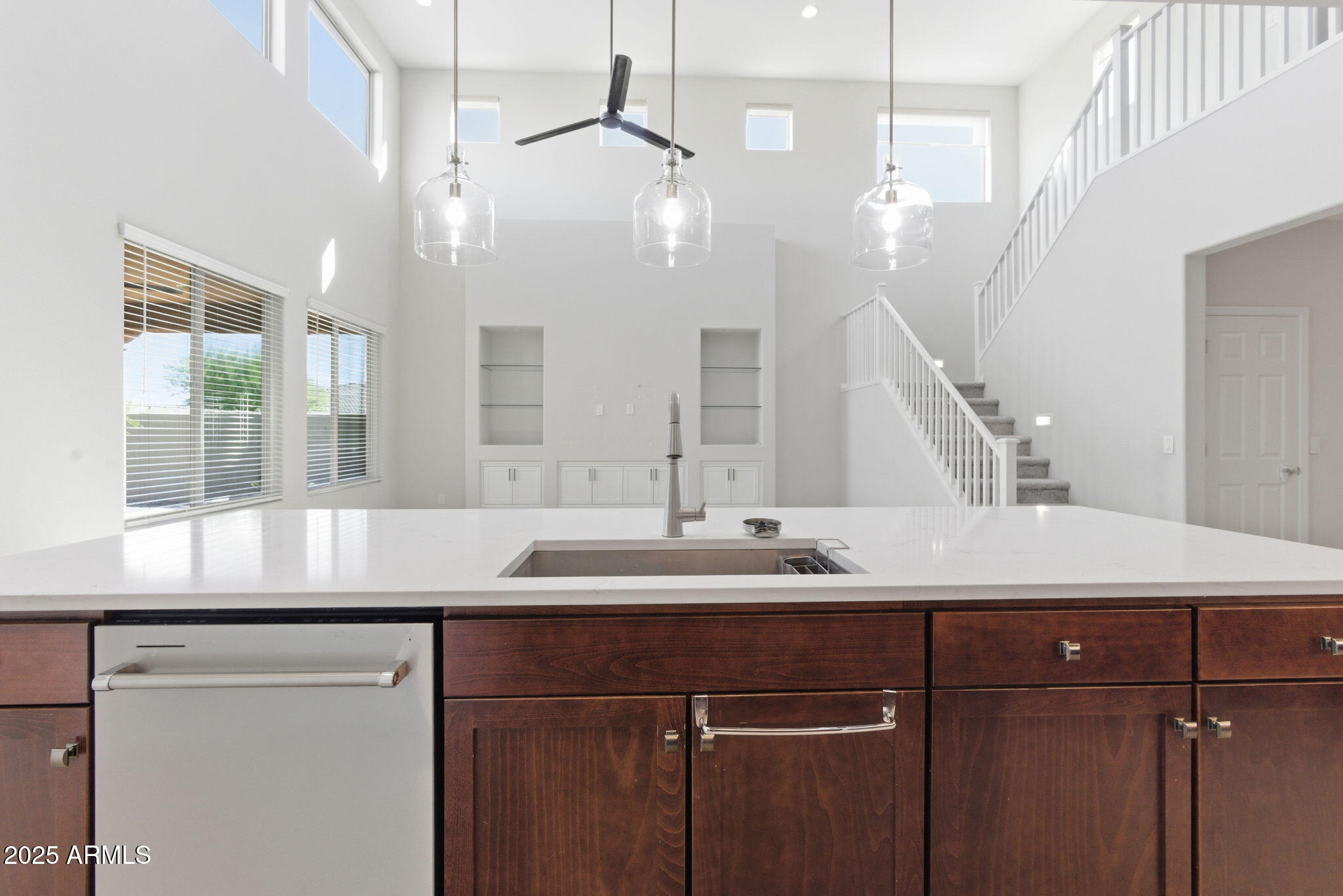 8902 W MARSHALL Avenue