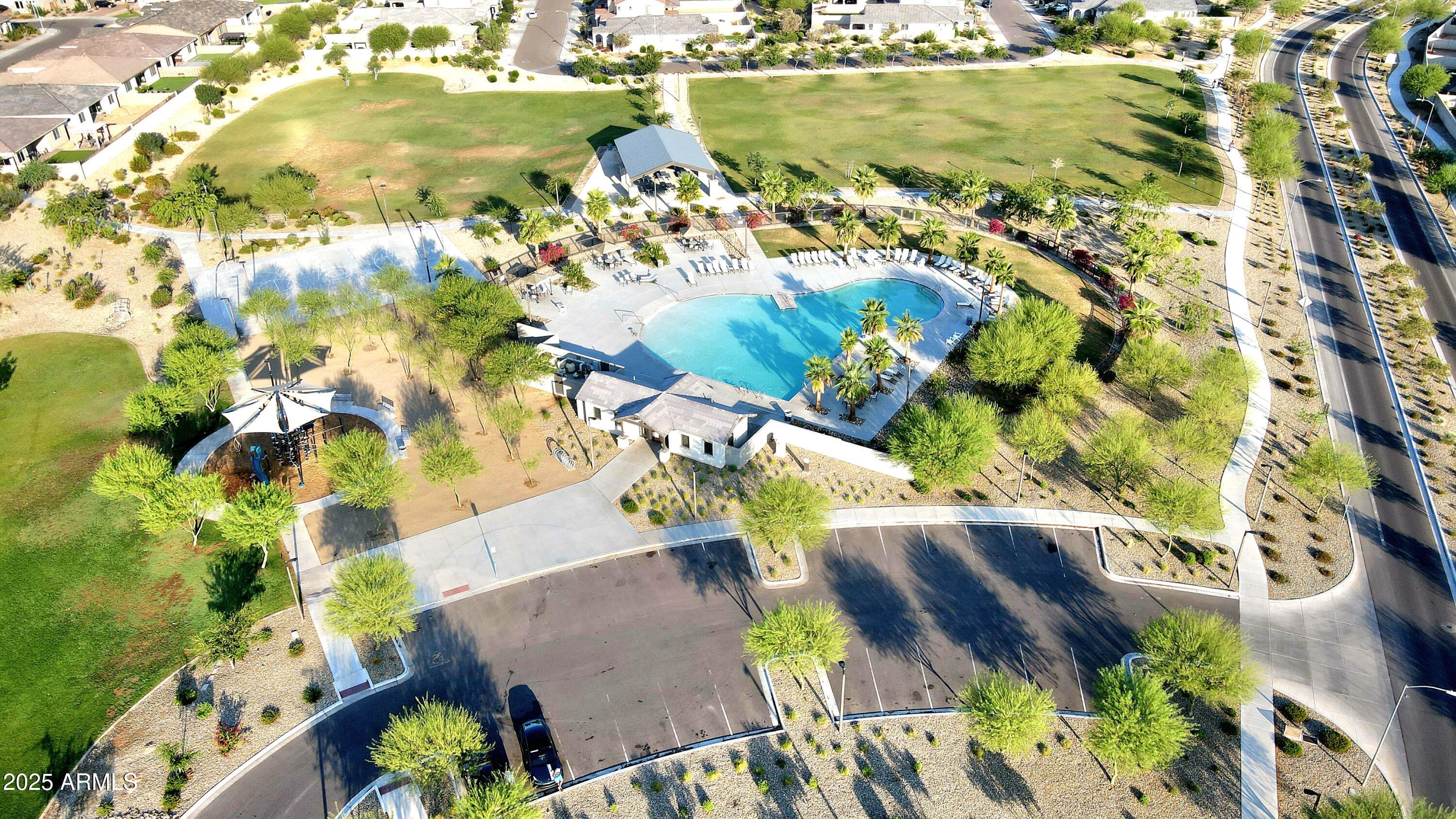 8902 W MARSHALL Avenue