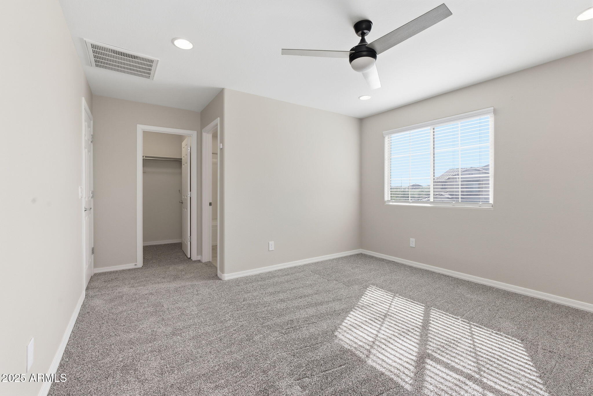 8902 W MARSHALL Avenue